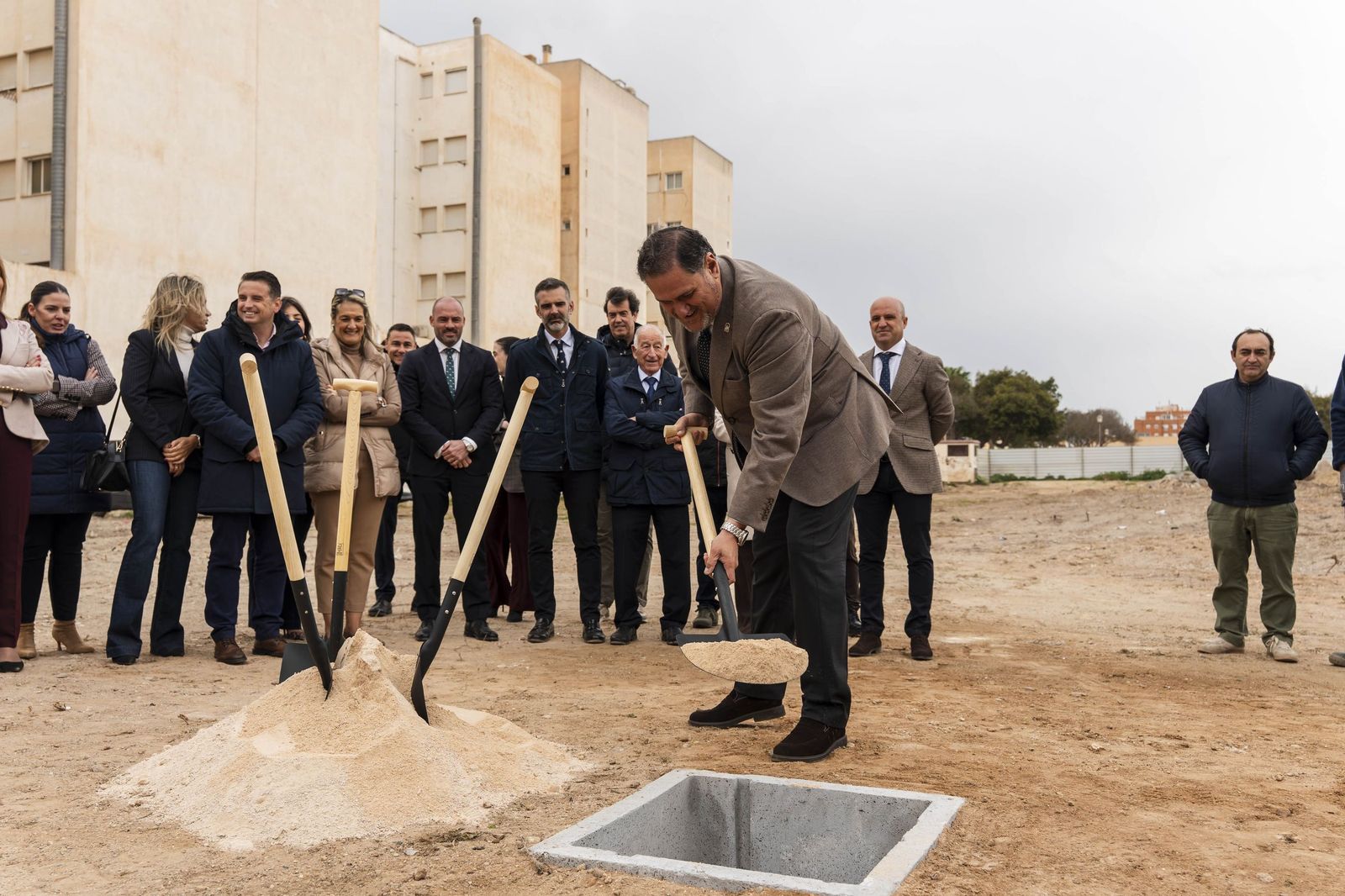 Las mejores imágenes de la colocación de la primera piedra del nuevo IES Las Marinas de Roquetas