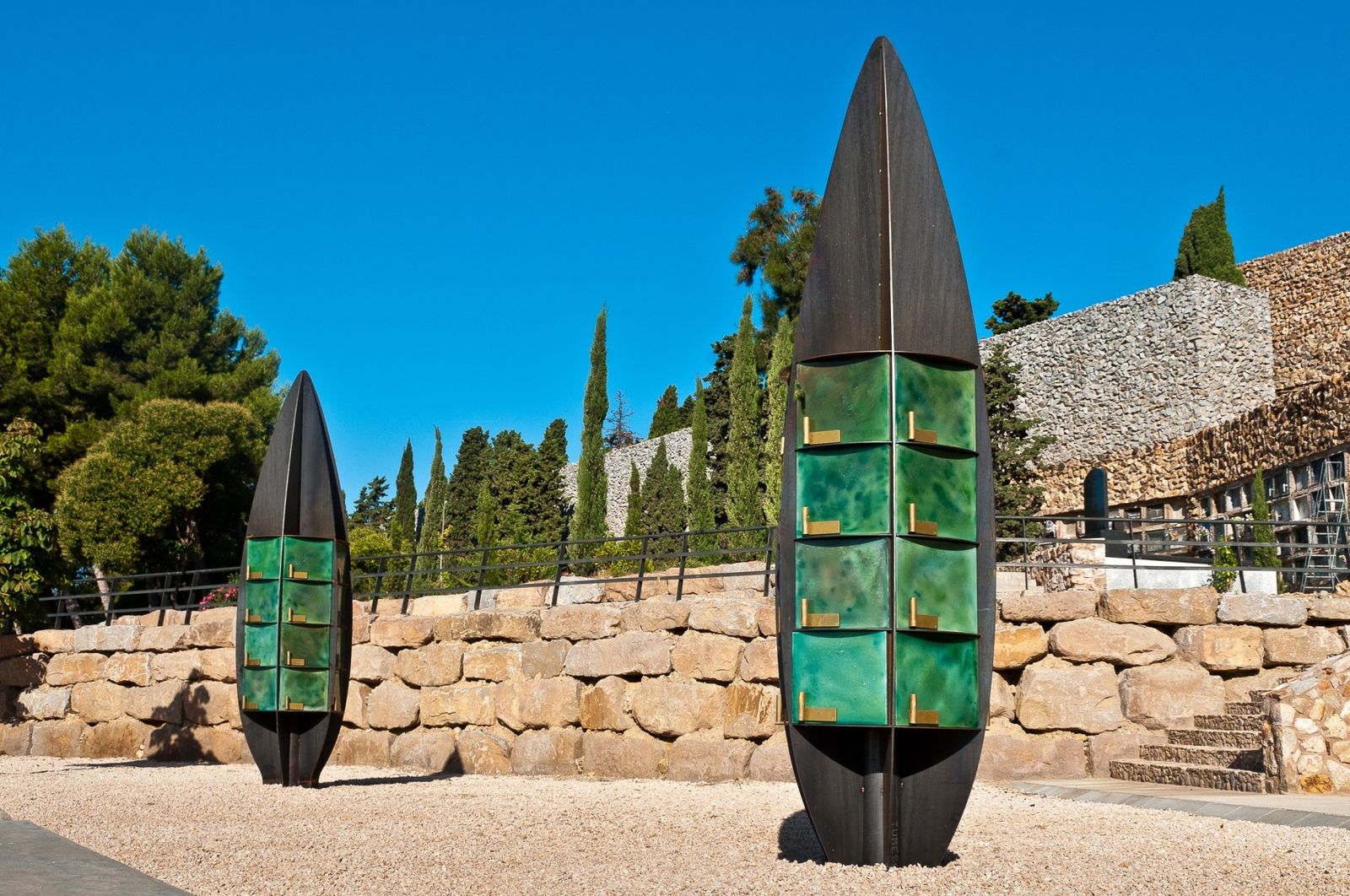 Columbario vertical en el Cementerio de Montjüic, en Barcelona.