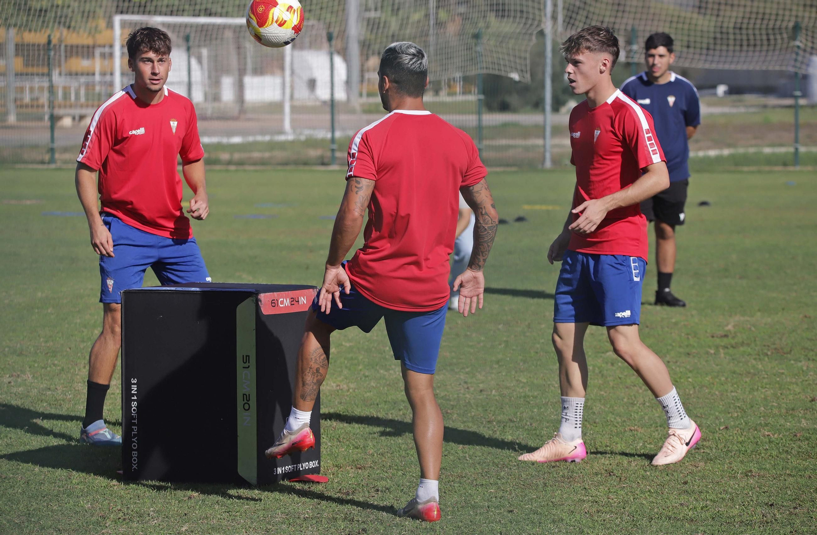 Las fotos de entrenamiento del Algeciras CF para preparar el partido ante el Europa