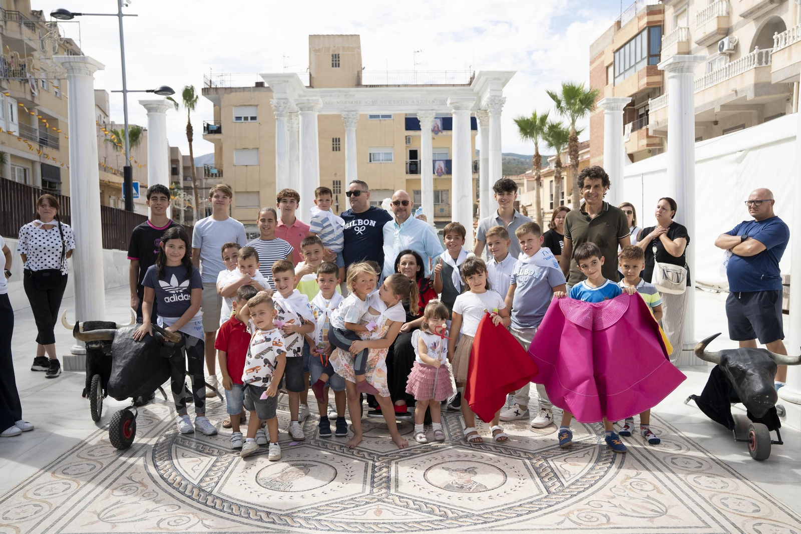 Las imágenes del taller de toros para niños y toro mecánico en Macael