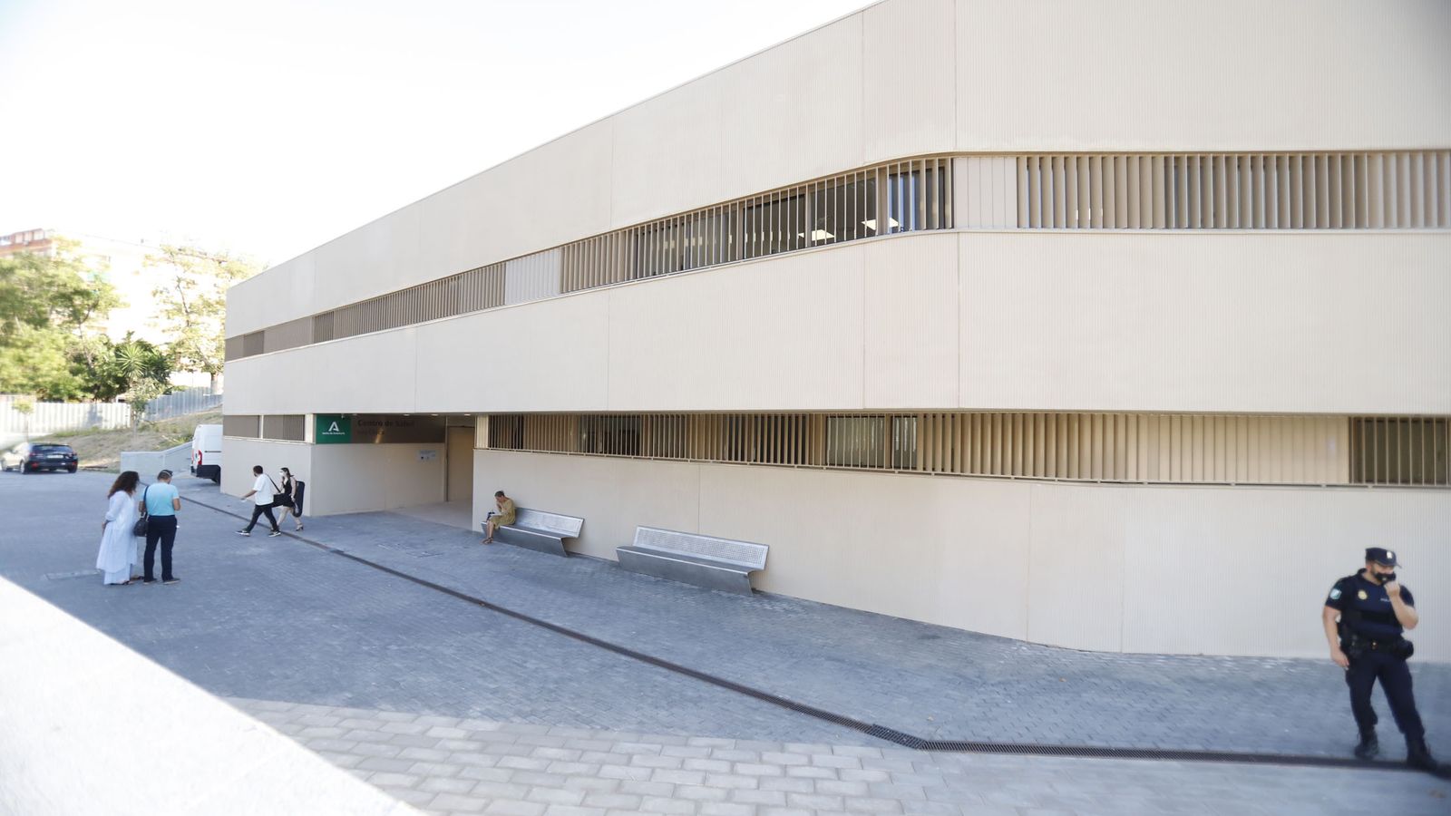 Centro de salud de Isla Chica el día de su inauguración.