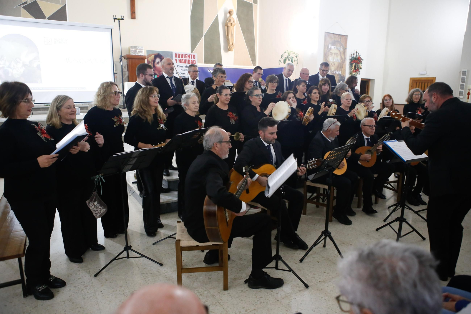 Las fotos del homenaje al padre Pedro por sus 50 años de entrega absoluta a la Piñera