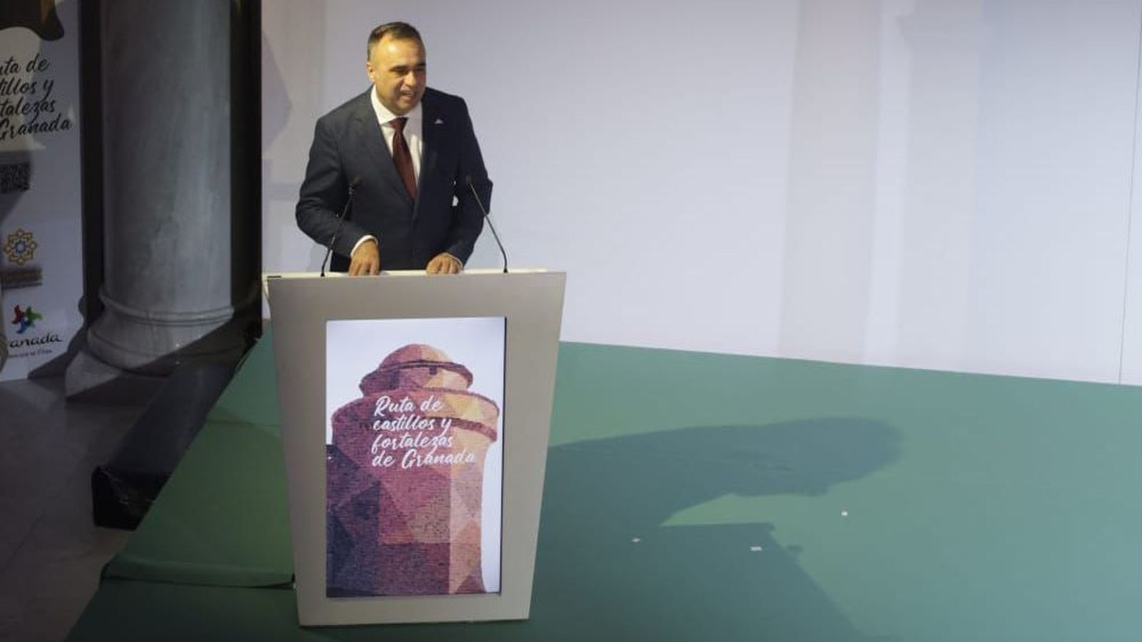 El presidente de la Diputación de Granada, Francis Rodríguez, durante su intervención esta noche en Madrid.
