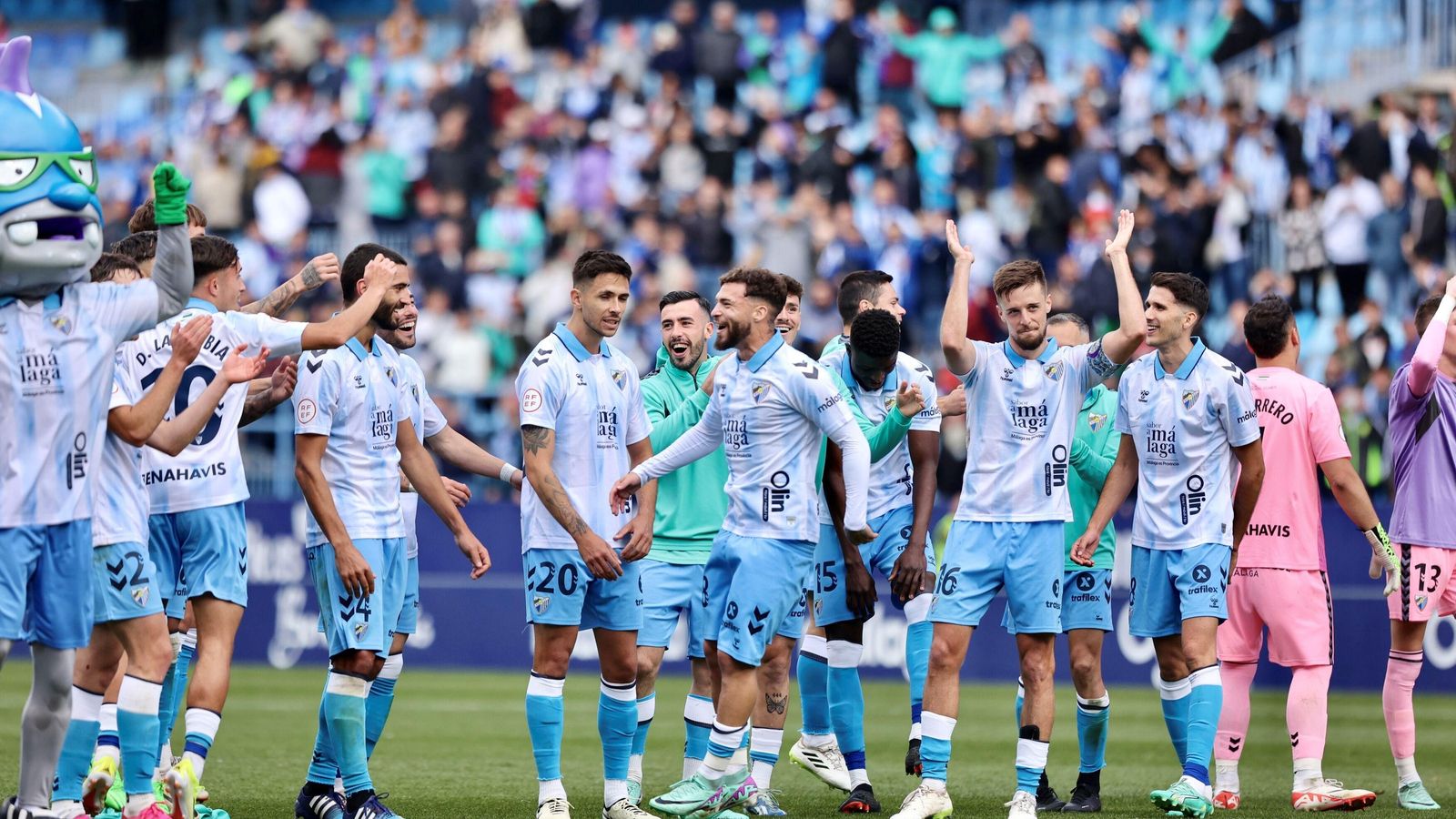 Celebración tras ganar al Ibiza.