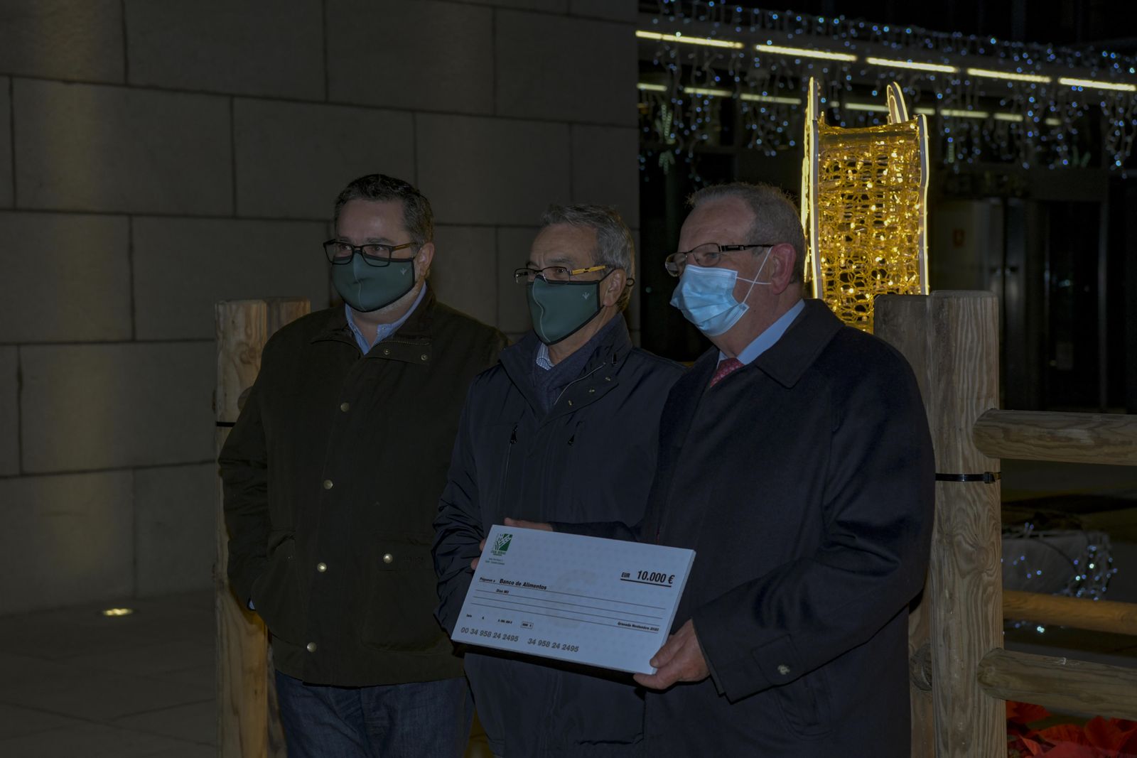 El Banco de Alimentos enciende la Navidad de Caja Rural Granada