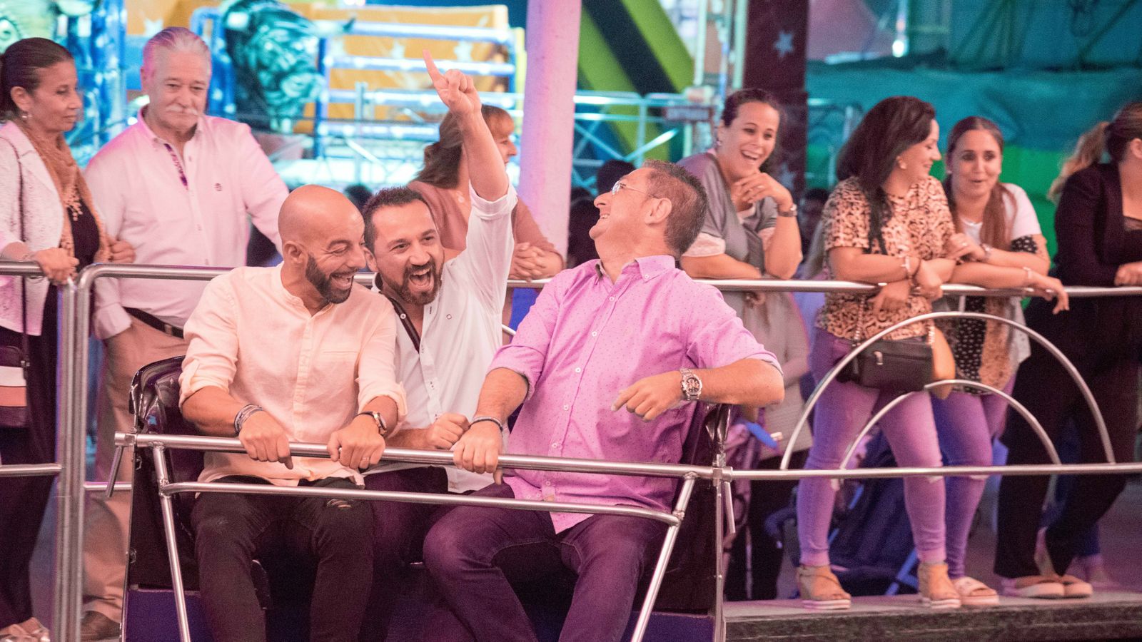 Viernes de Feria de la Línea en imagenes