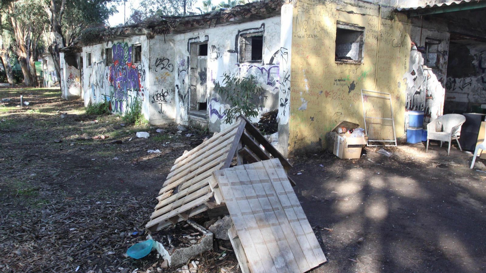 Casetas que serán demolidas por el concesionario, en el interior del enclave. Casetas que serán demolidas por el concesionario, en el interior del enclave.