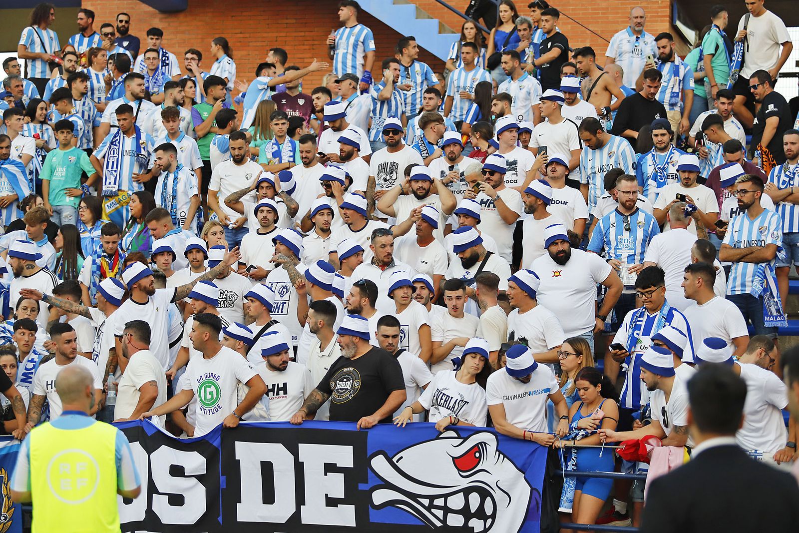 Ambiente en las gradas del Nuevo Colombino en el Recreativo de Huelva y Málaga