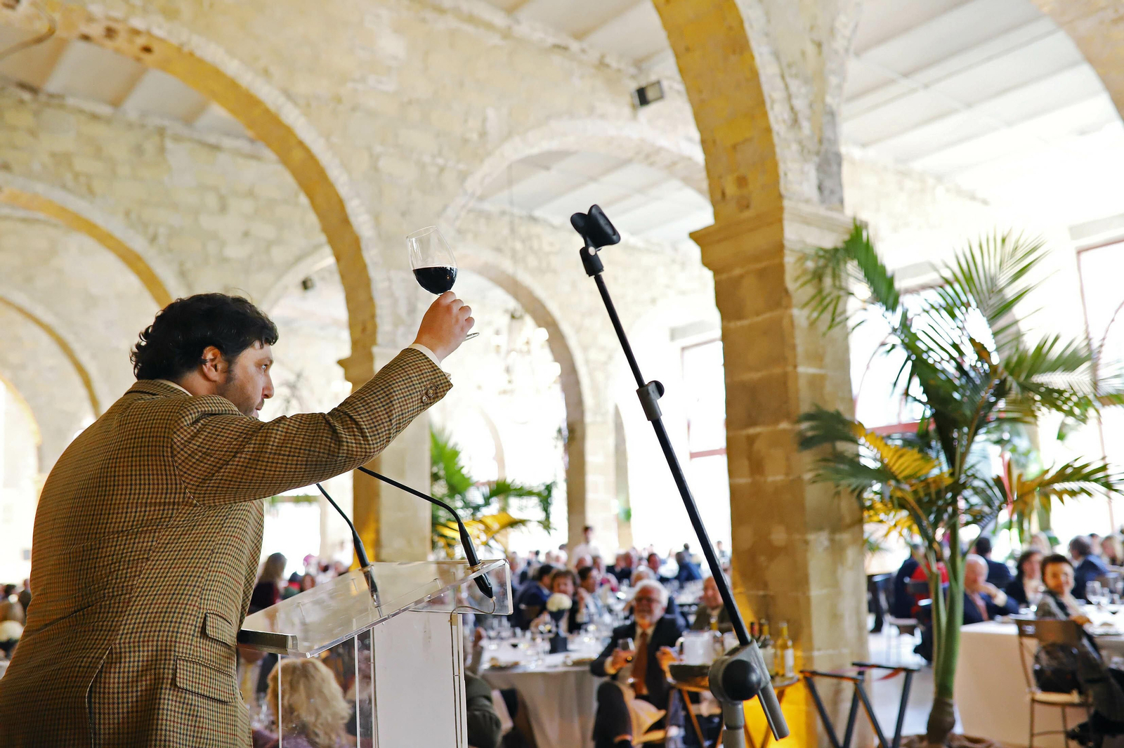 Homenaje a Miguel Arias