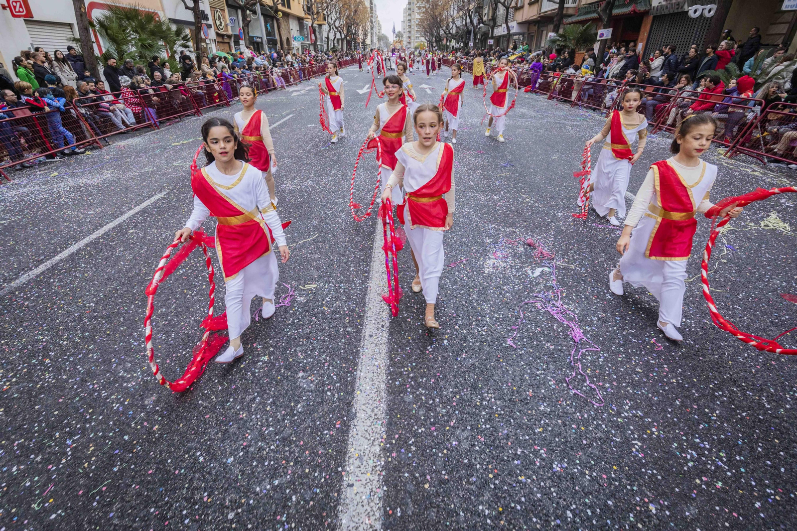 La Cabalgata Magna del Carnaval de Cádiz 2024, en imágenes