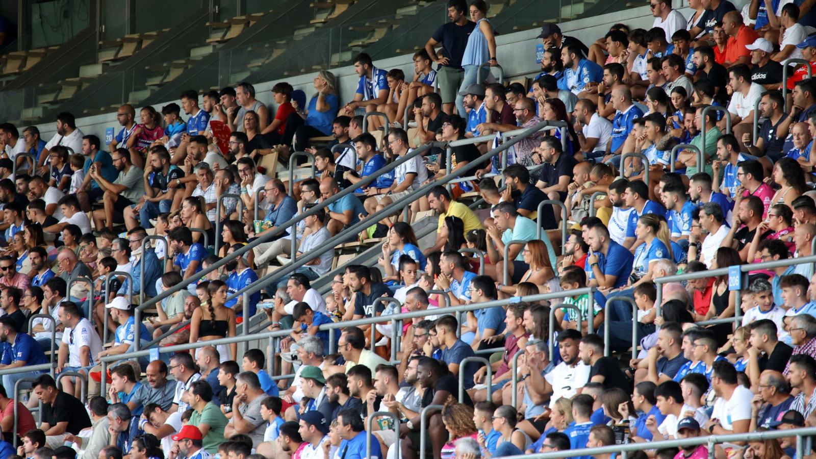 Imágenes del Xerez CD y Salerm Puente Genil en Chapín