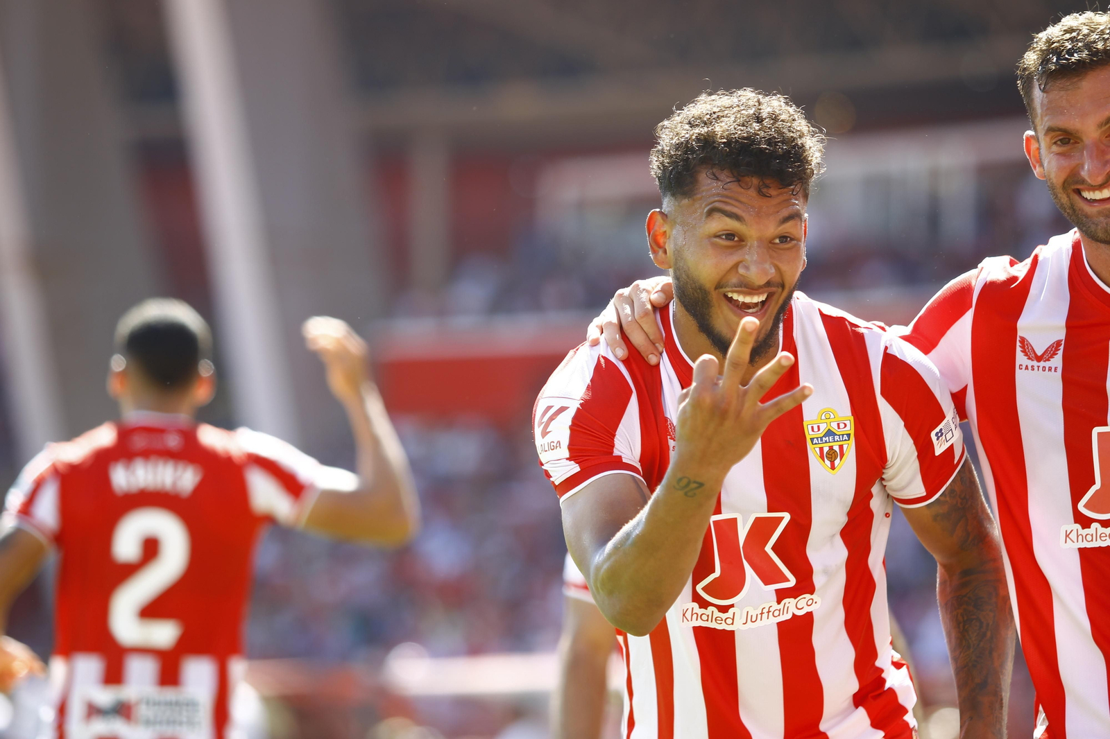 Imágenes del empate a 3 de la U.D. Almería y el Granada C.F.