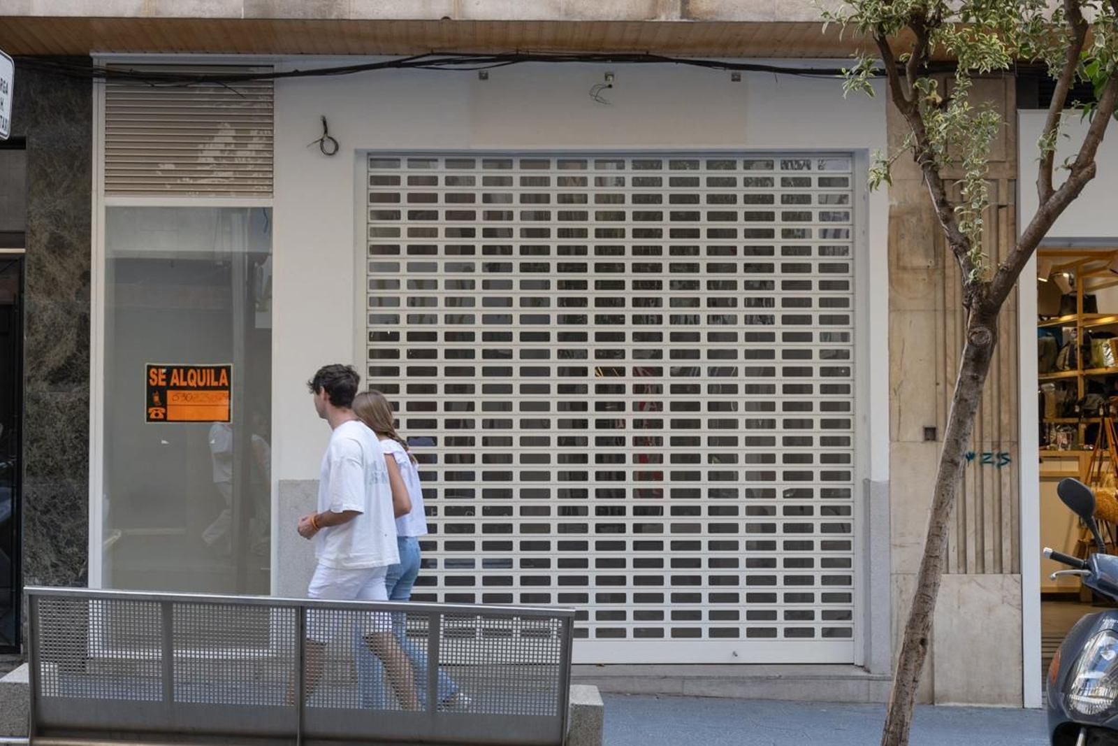 Locales vacíos en el centro de Jaén, en imágenes