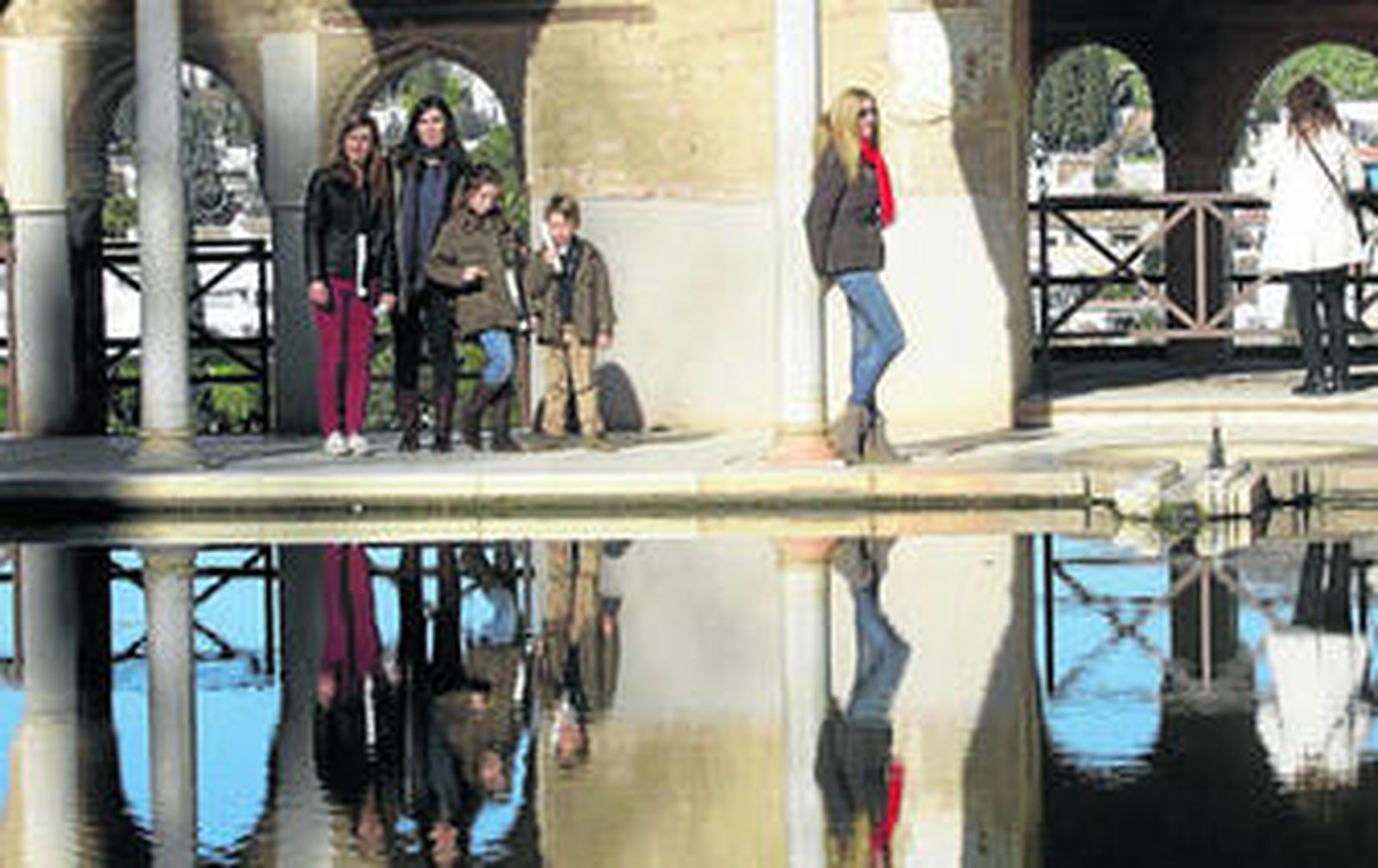 Turistas en la Alhambra.