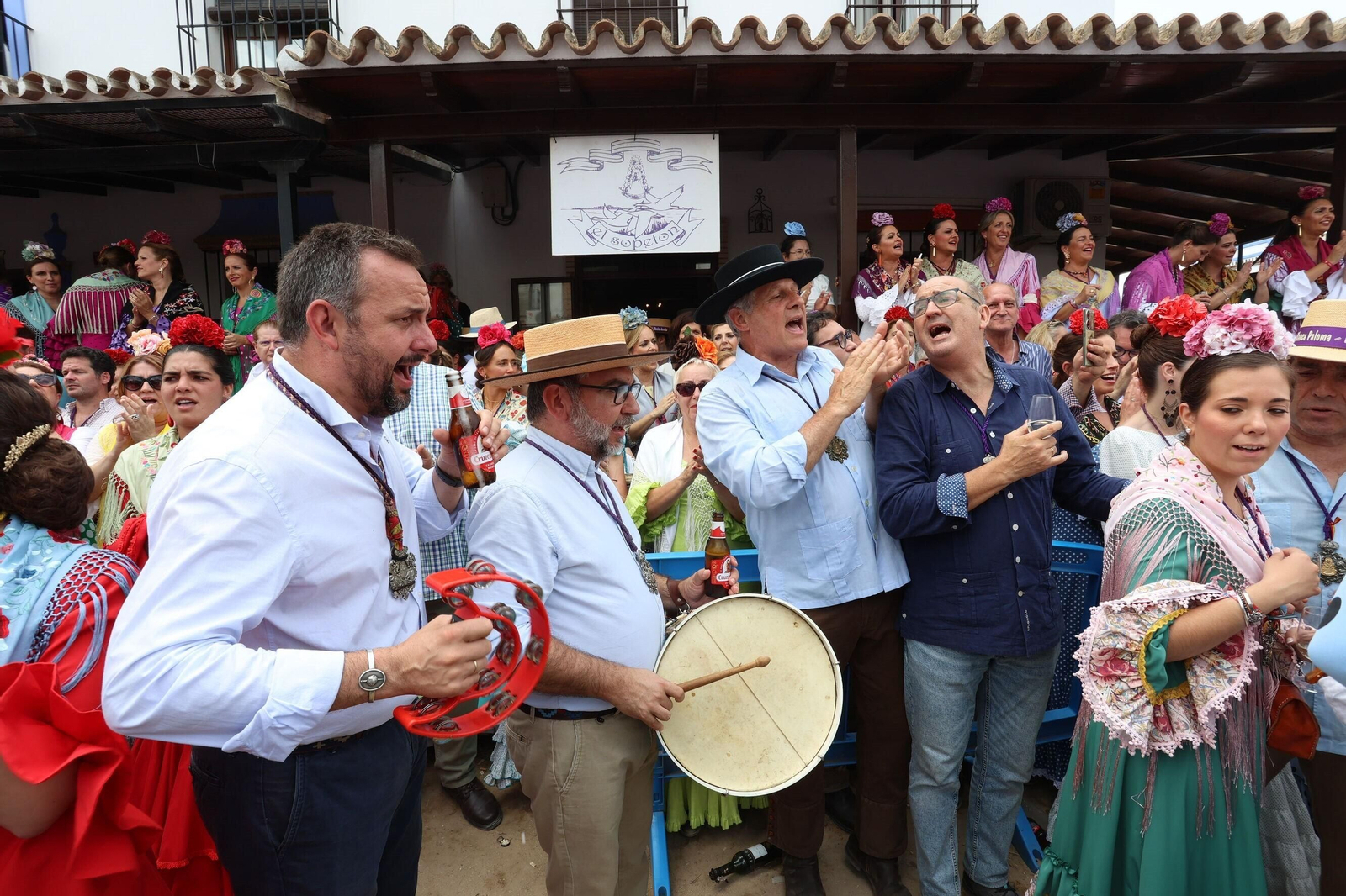 La Hermandad del Rocío de Jerez se presenta ante la Virgen