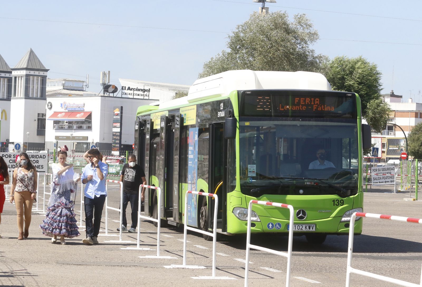 El ambiente del lunes de la Feria de Córdoba, en imágenes