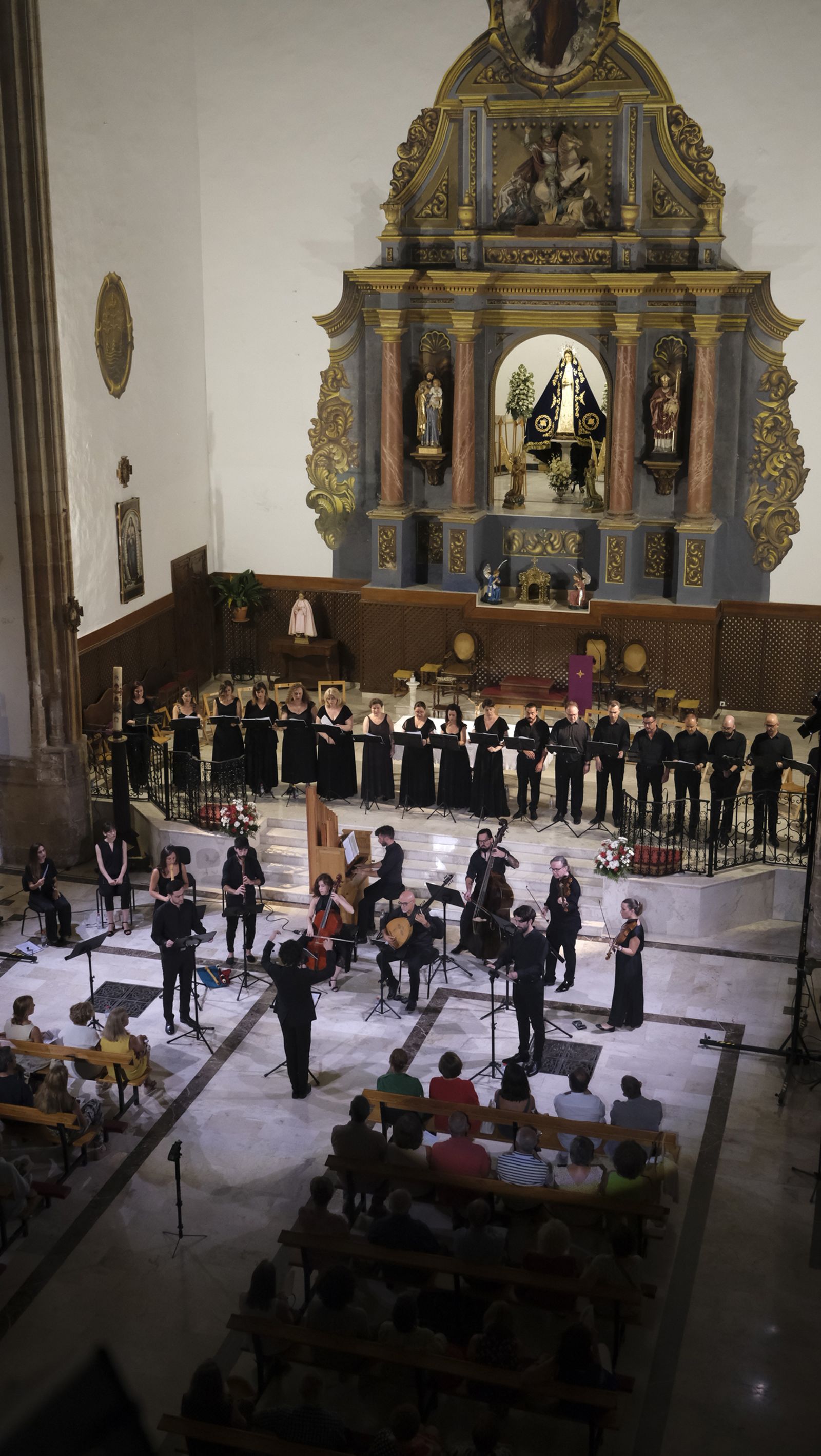 Imágenes de la actuación de Íliber Ensemble y el Coro Tomás Luis de Victoria en el XXI Festival de Música Renacentista y Barroca de Vélez Blanco