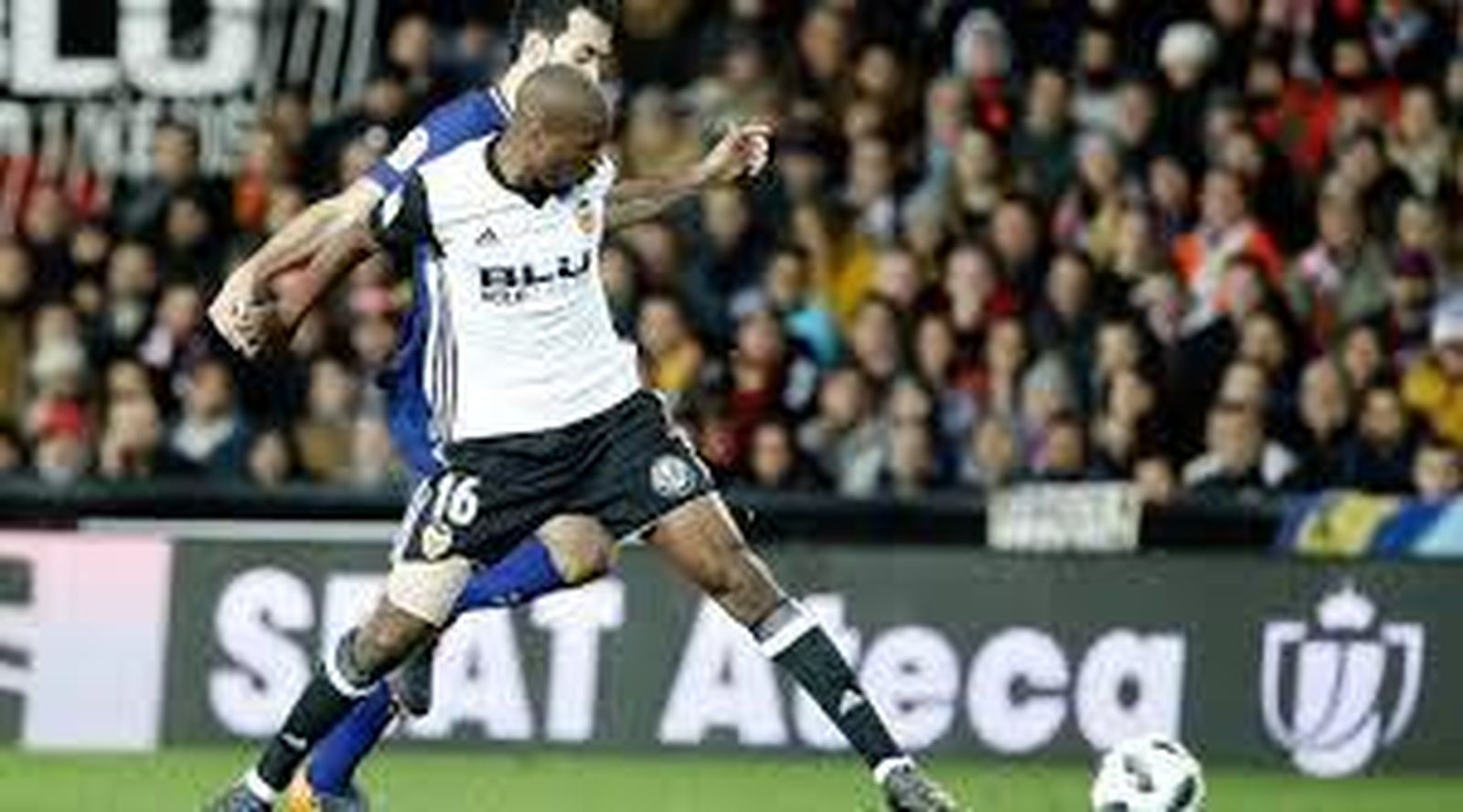Kondogbia en un partido contra el Barcelona