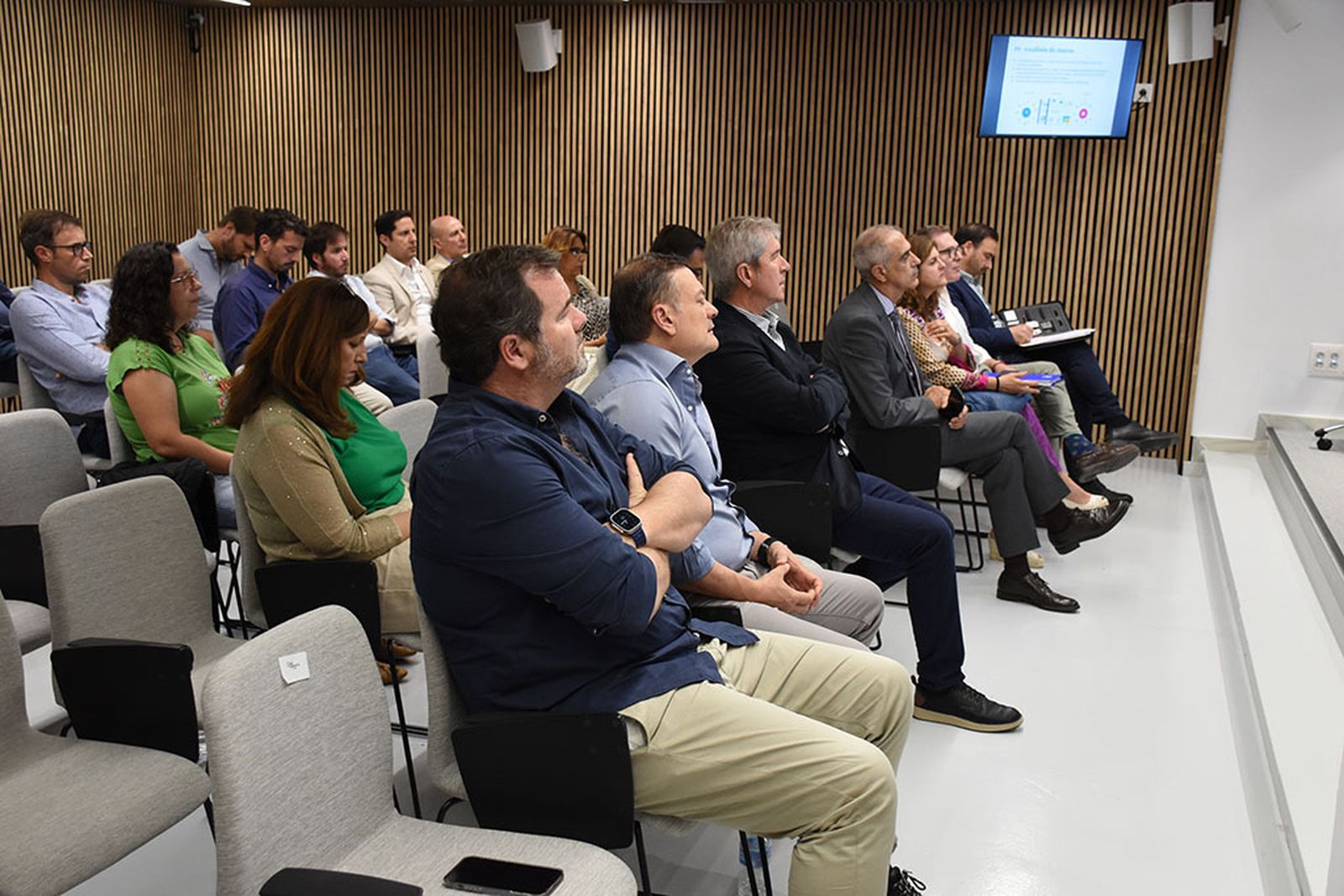 Imágenes de la jornada 'Nuevos modelos de negocio gracias a la Inteligencia Artificial y banca web3' en el Club Cámara de Comercio