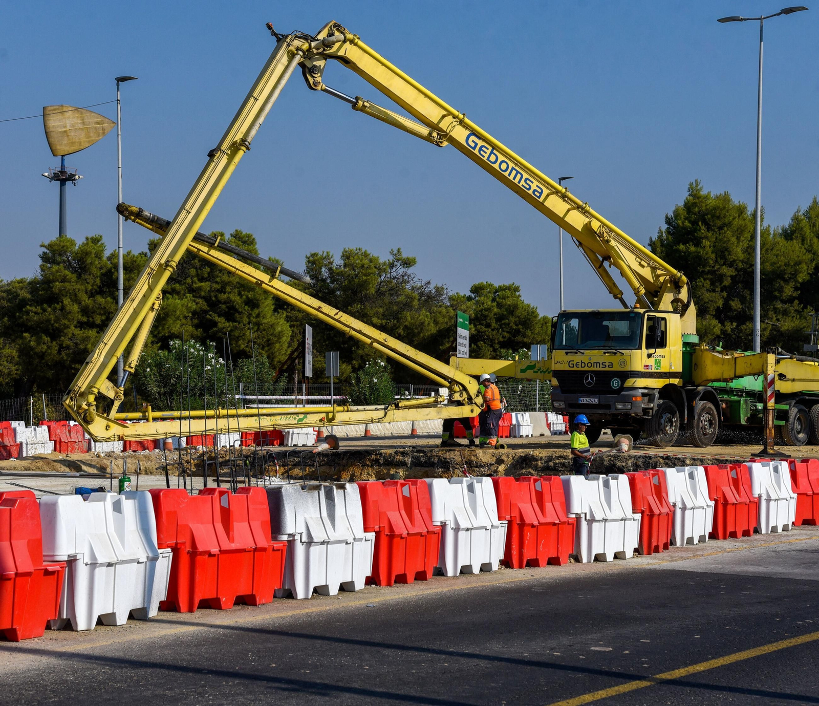 Estas son las obras del carril Bus VAO Sevilla-Salteras que afectan a la avenida Carlos III de la Cartuja