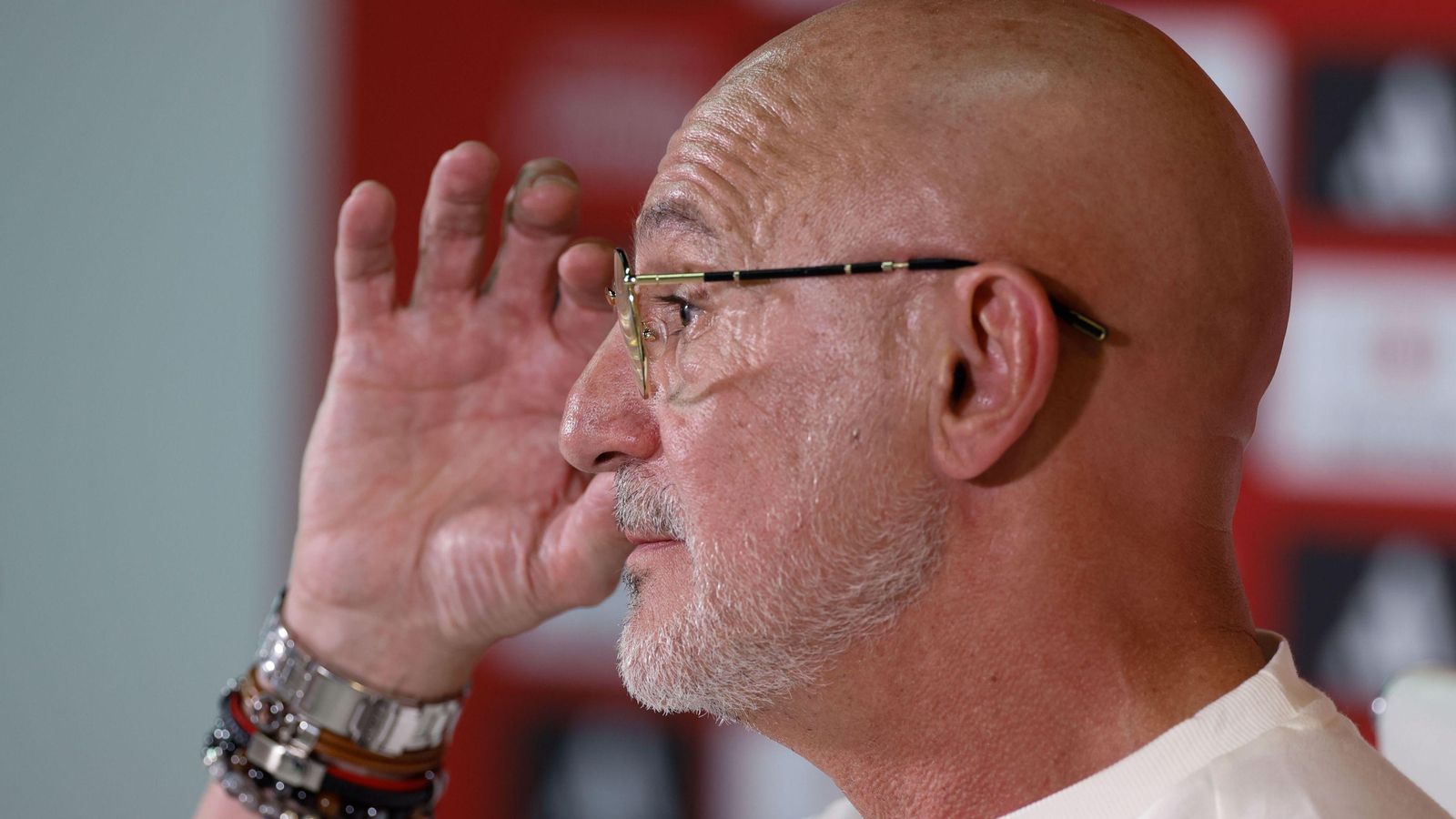 Luis de la Fuente, durante la rueda de prensa en Badajoz.