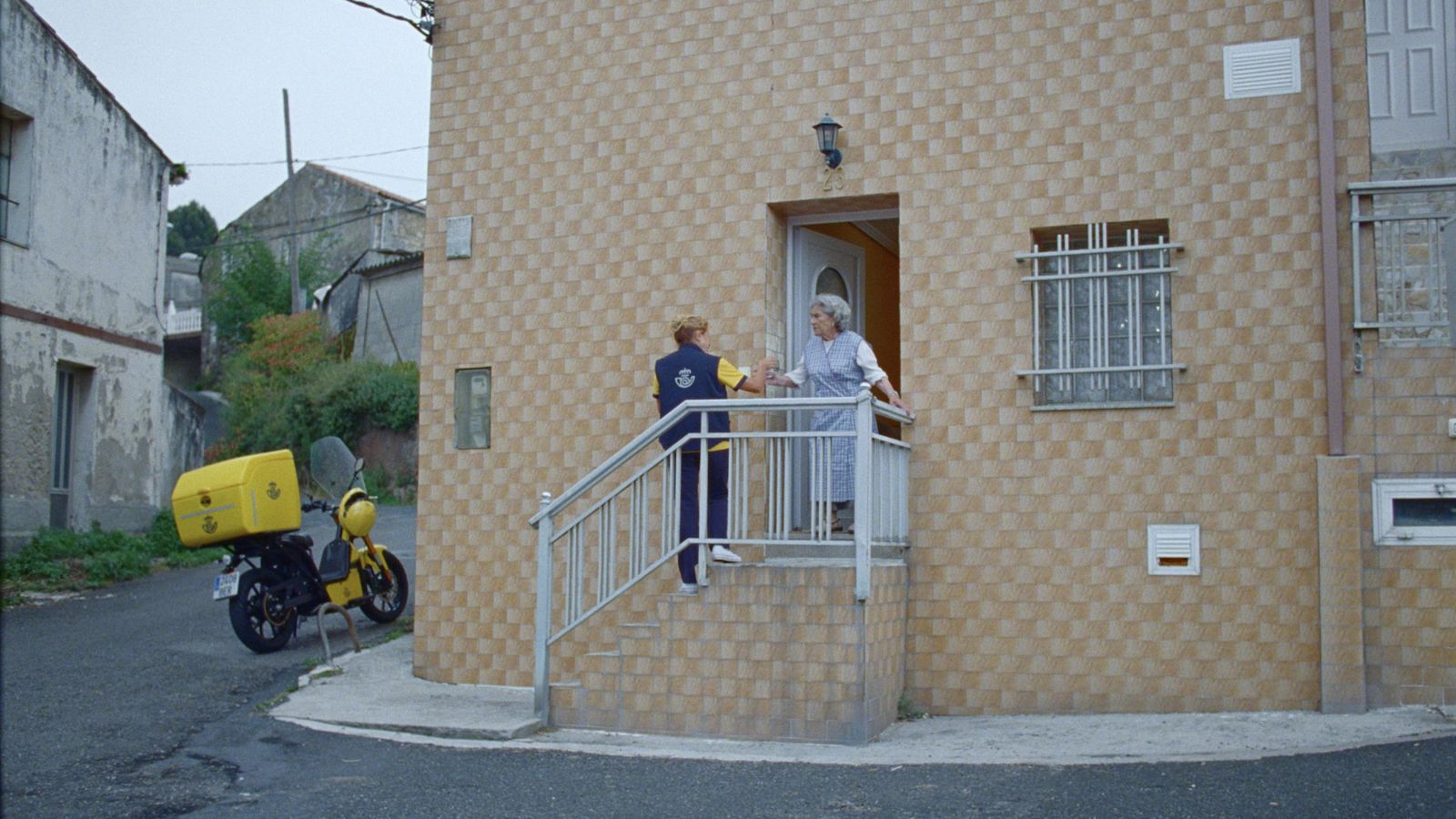 Las carteras y carteros de Correos son una pieza fundamental de la compañía.