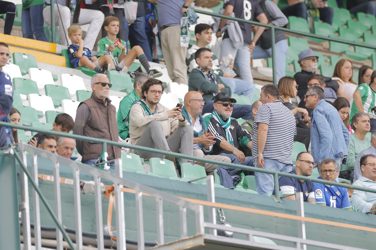 Búscate en las fotos del Betis-Osasuna