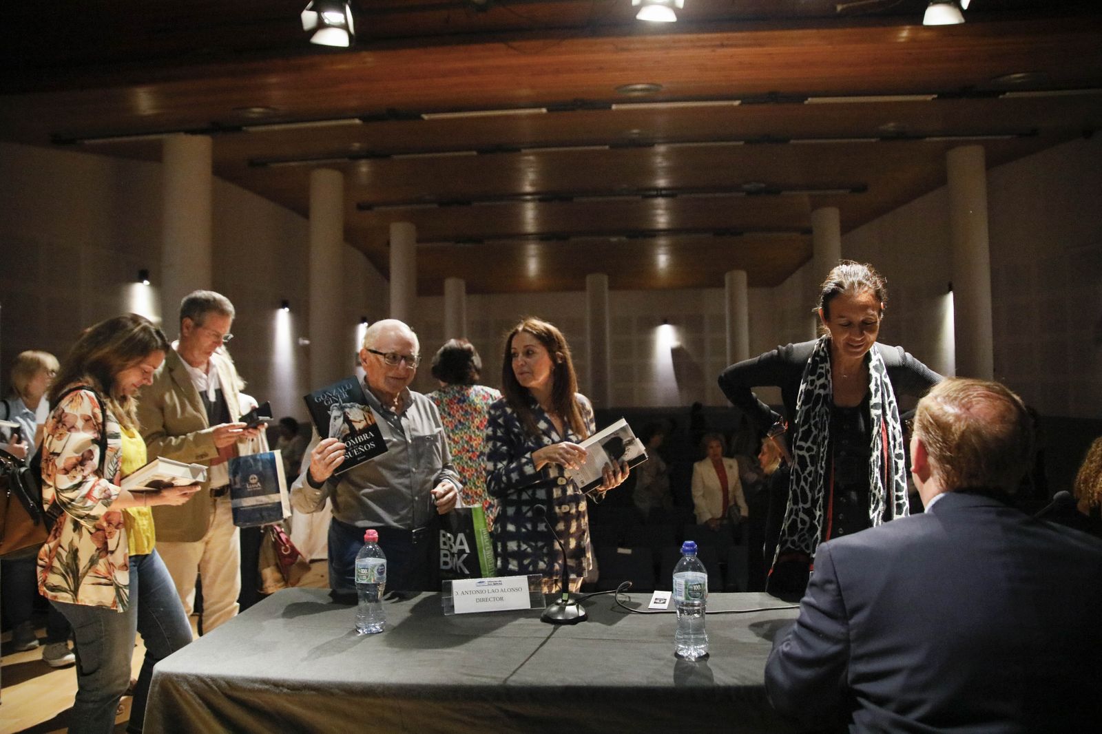 Imágenes del libro "La sombra de los sueños" de Gonzalo Giner