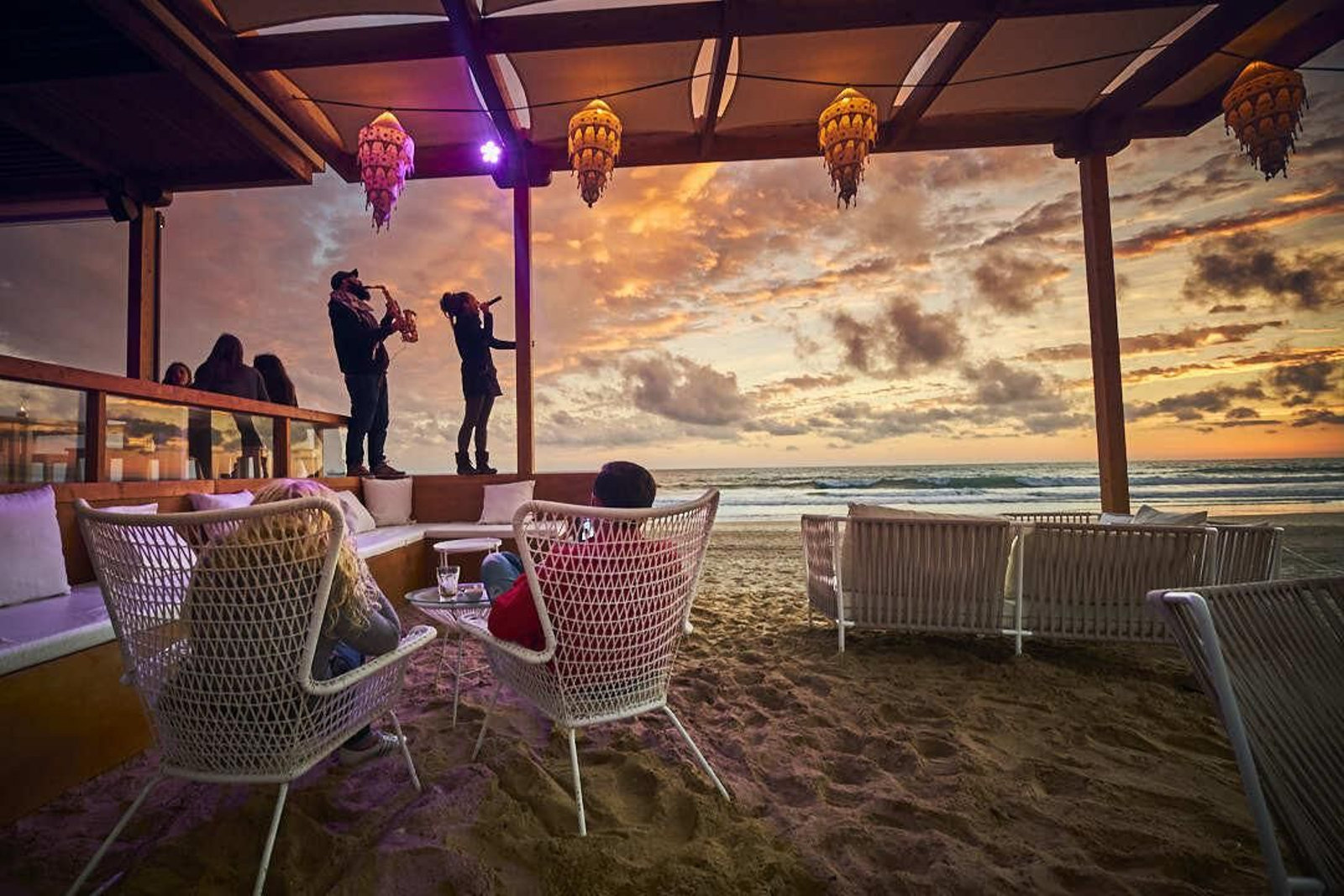 Hermosa imagen de la puesta de sol en el  Atenas Playa, en el Novo.