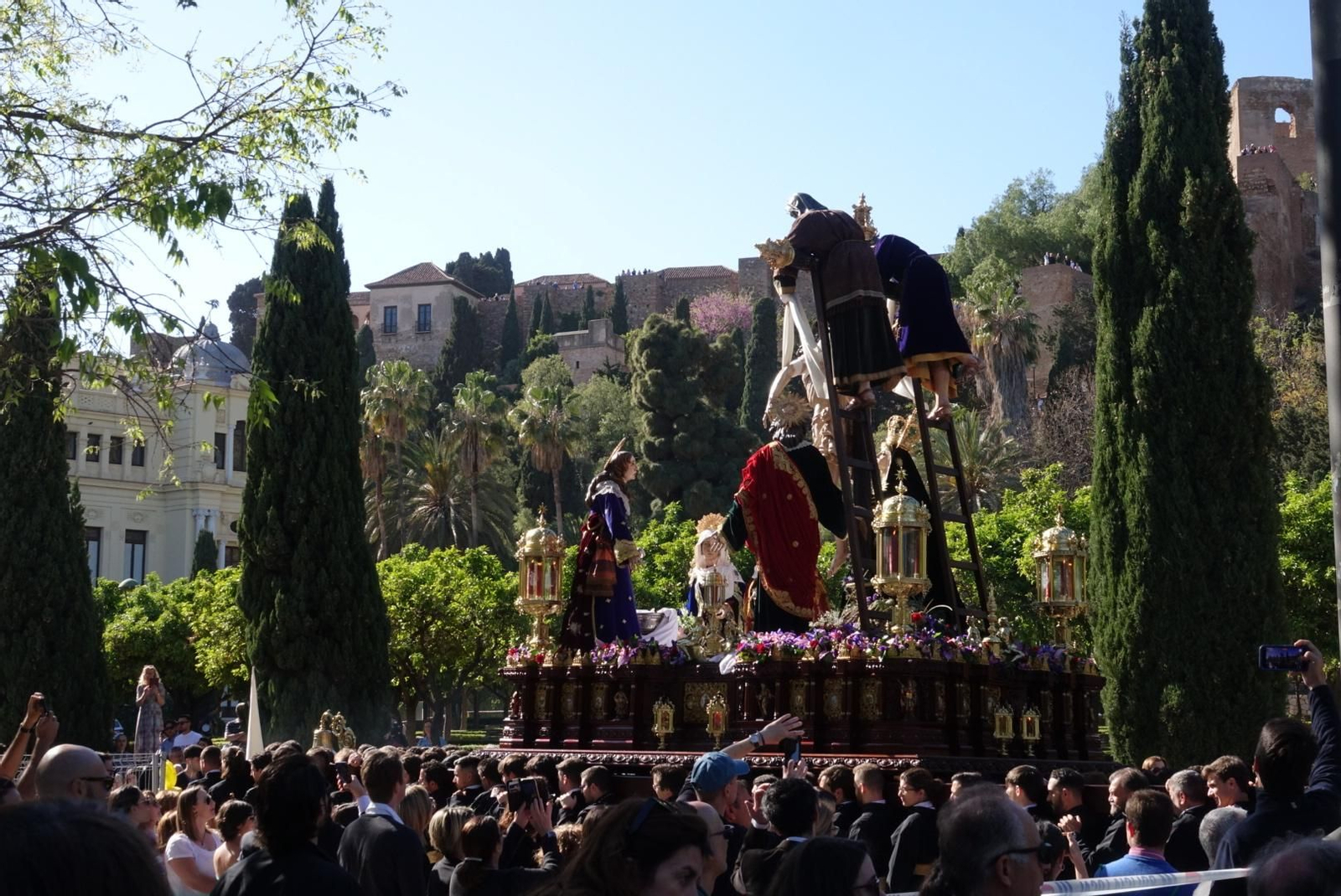 Las fotos de Descendimiento en el Viernes Santo de Málaga Las fotos de Descendimiento en el Viernes Santo de Málaga