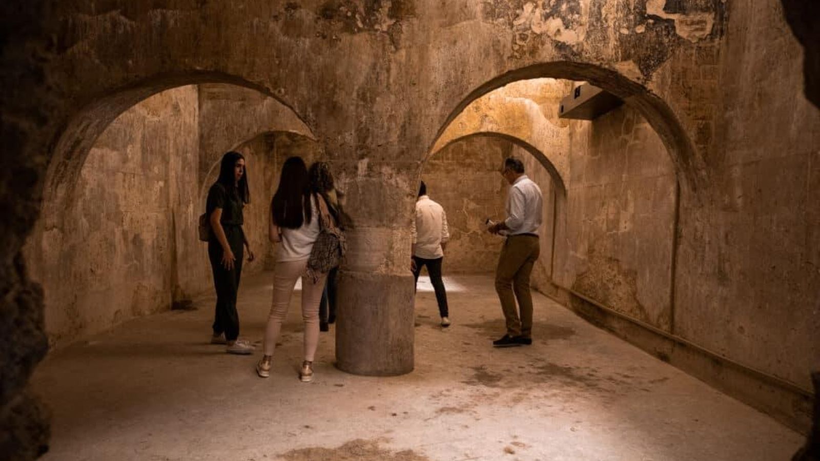 El aljibe almohade que puedes visitar en Arjona.