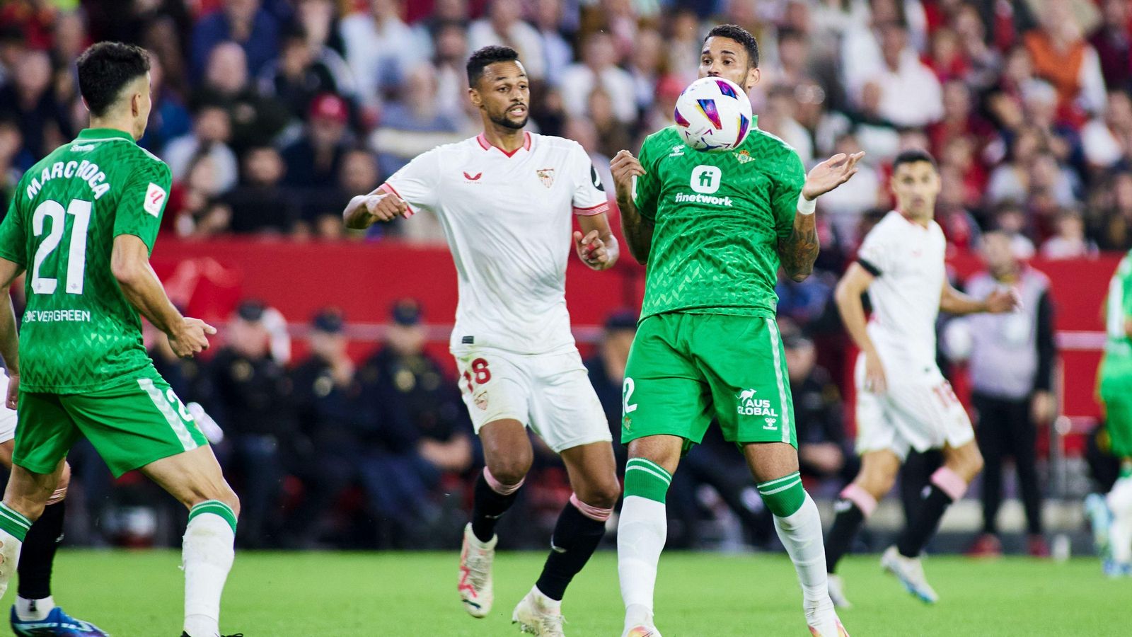 Sow y Wllian José, en el debri de la primera vuelta.