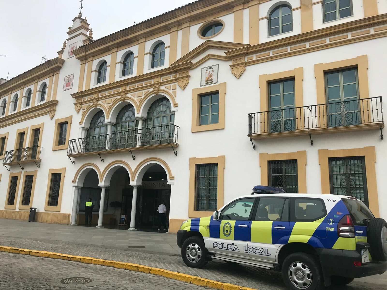 El Ayuntamiento de Dos Hermanas.