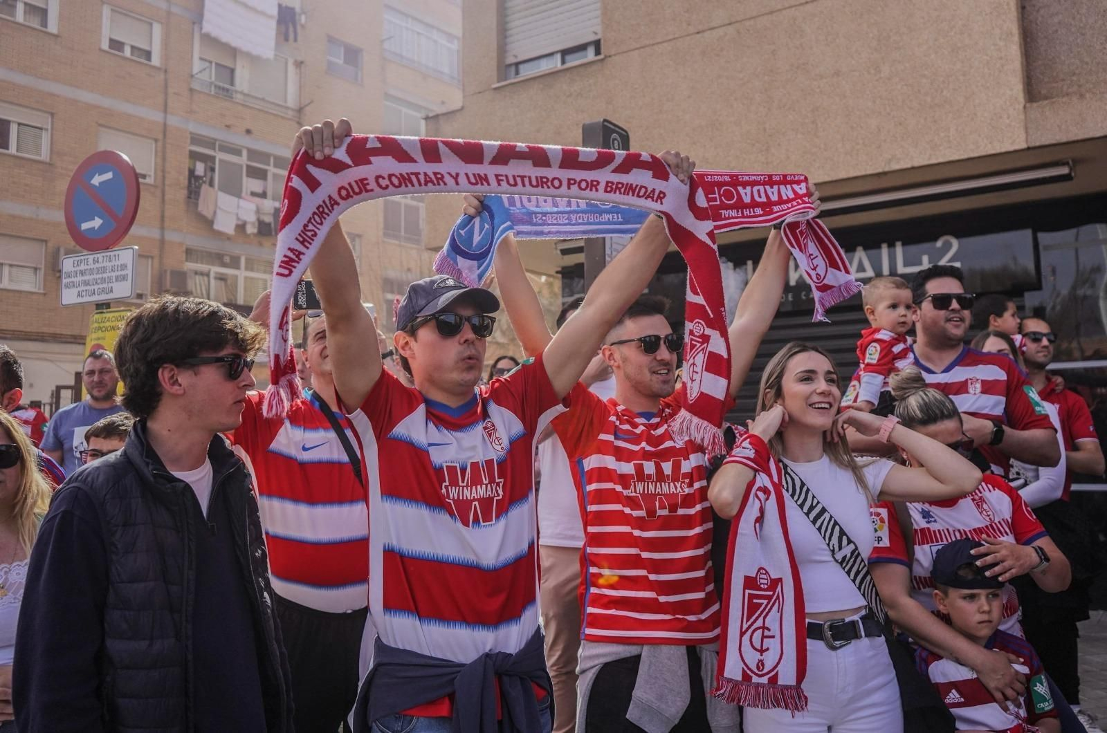 Encuéntrate en la grada en el Granada CF - Real Oviedo