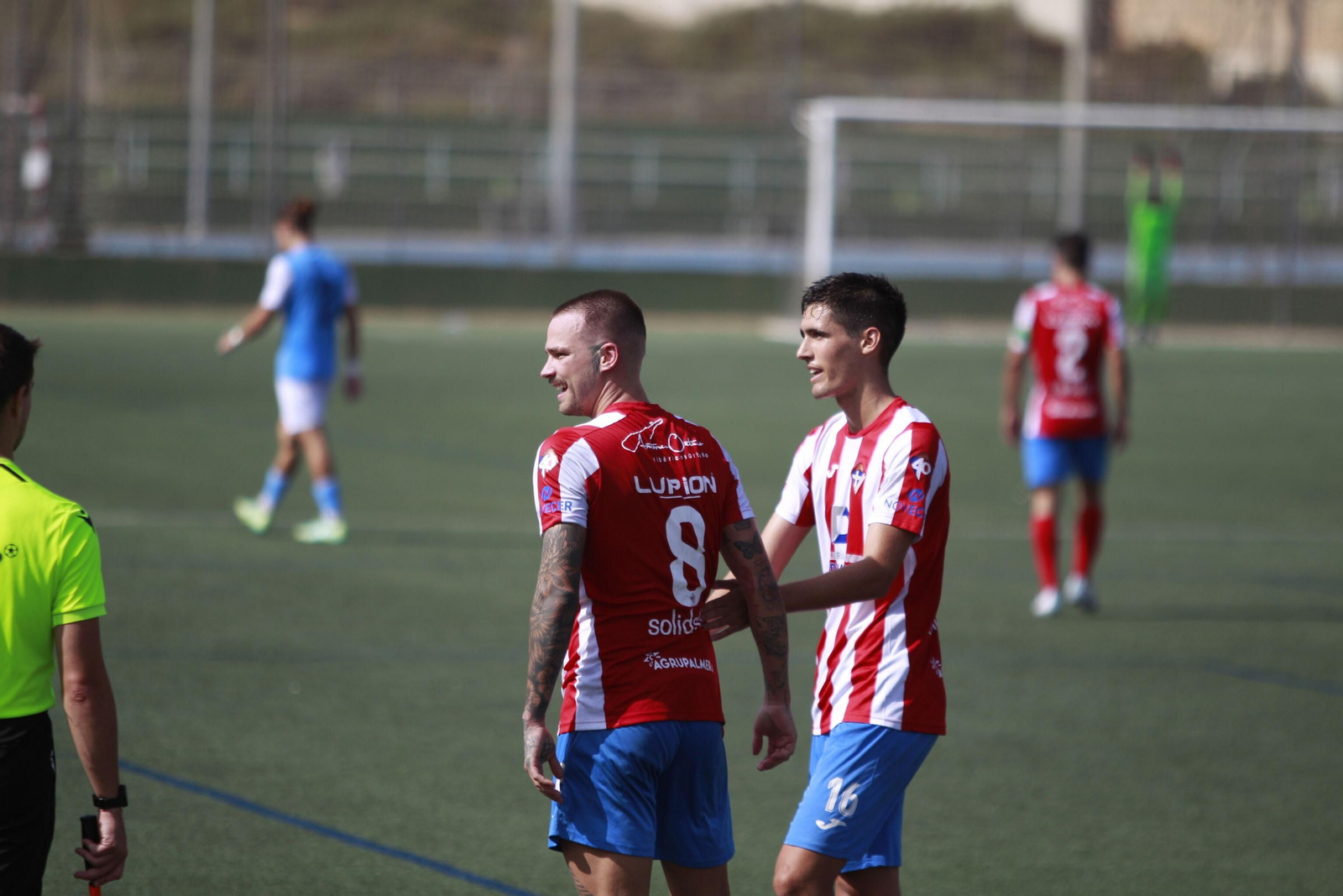 Jay Randall y Pablo Checa sobre el verde de la Ciudad Deportiva de Los Ángeles.