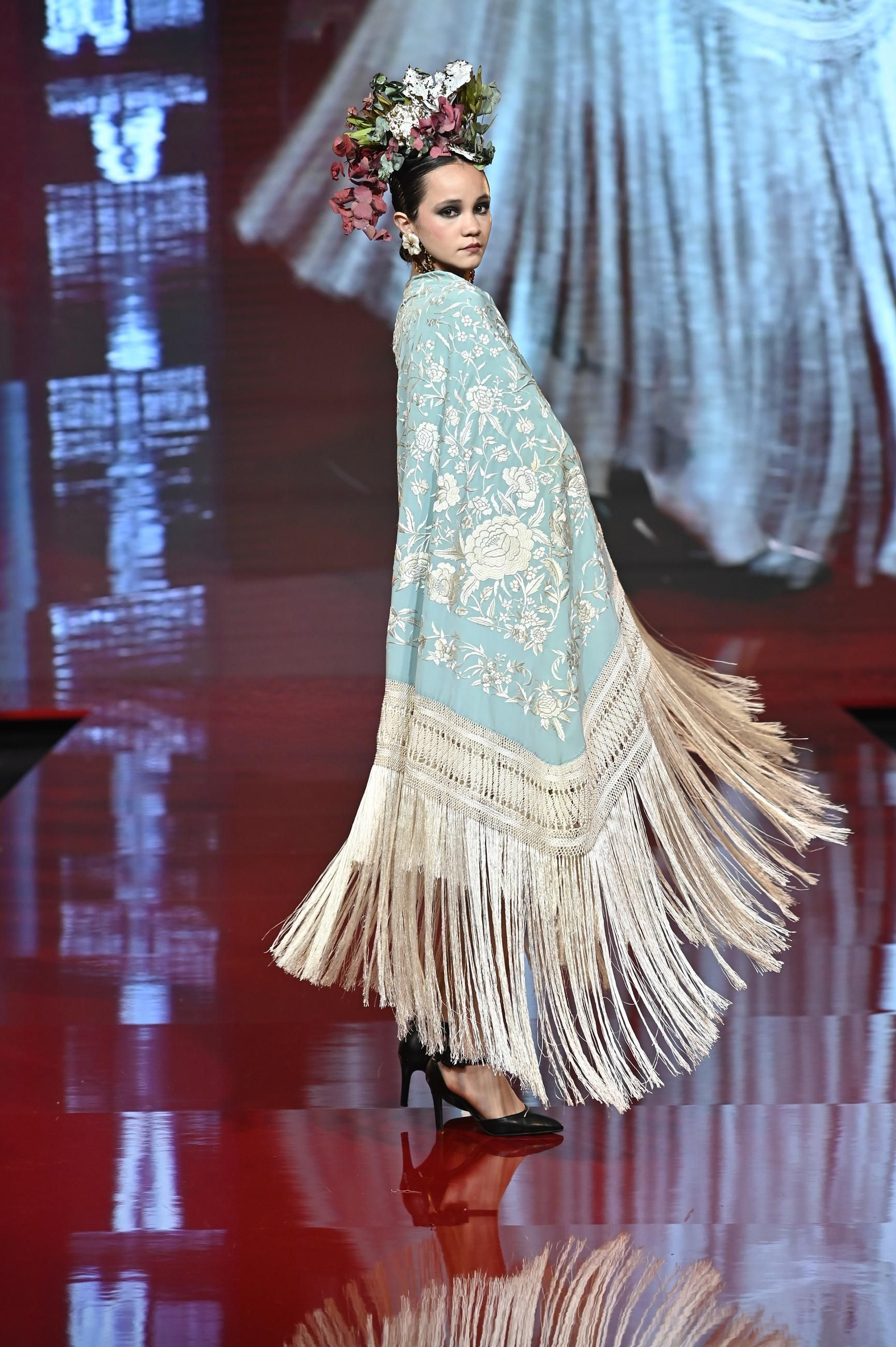 Huelva Flamenca 2025: Desfile de Ángeles Espinar