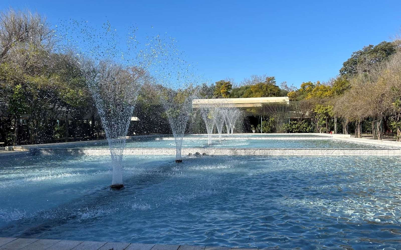 La fuente de la sede de la Gerencia de Urbanismo