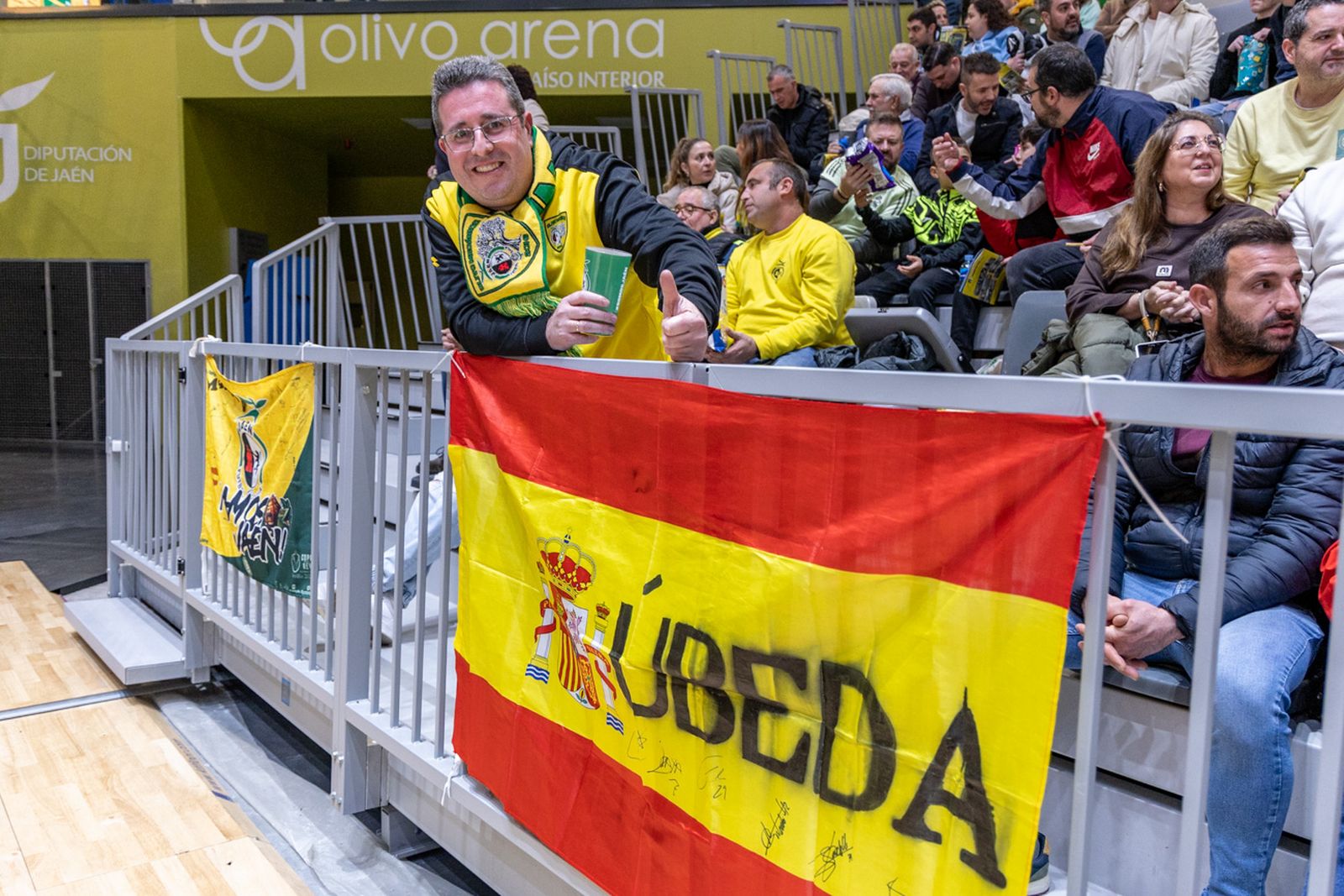 Las mejores imágenes del espectacular encuentro entre Jaén Paraíso Interior FS y Barça (3-3)