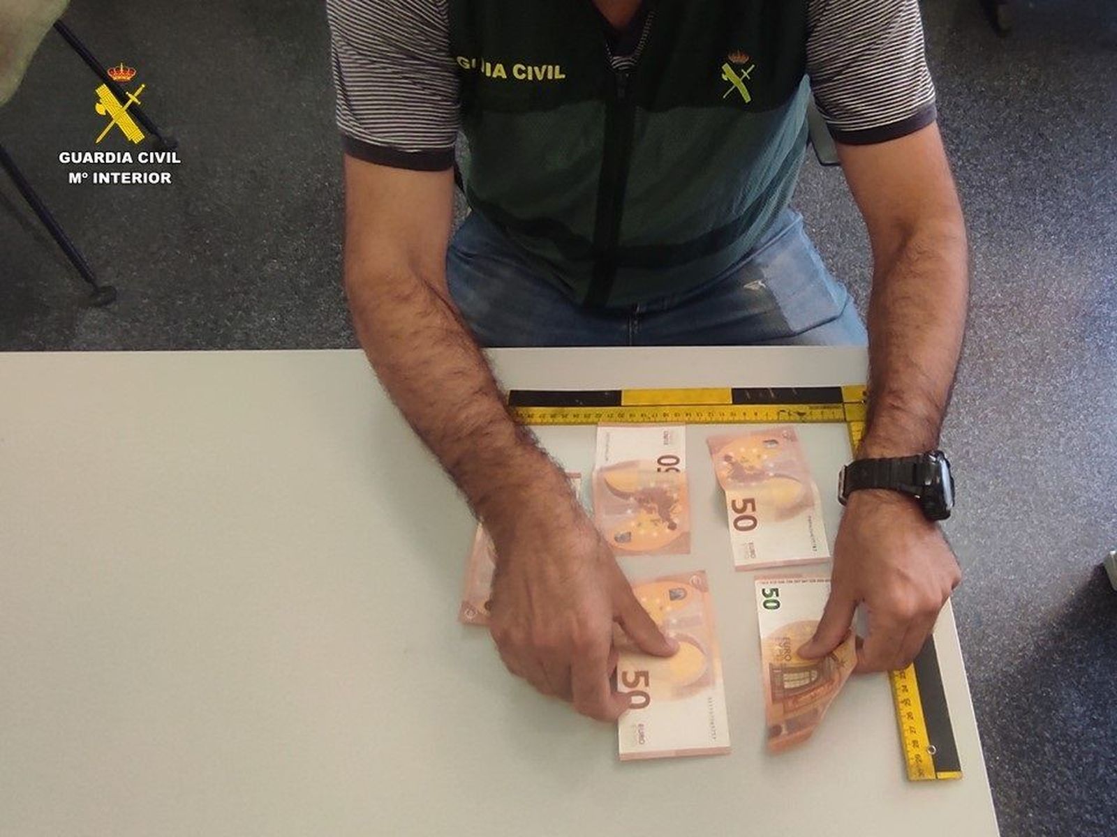 Detienen a una banda criminal que usaba billetes falsos para comprar establecimientos en Huelva