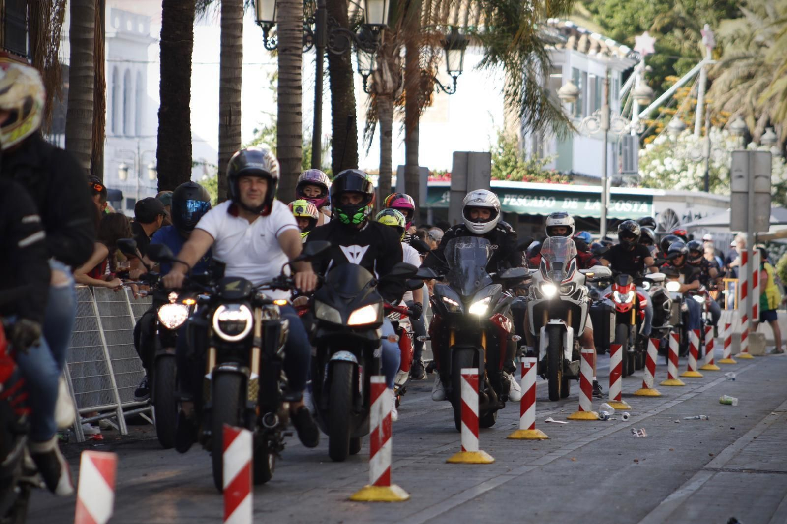 Las imágenes del sábado durante  la morotada en el Puerto de Santa María.