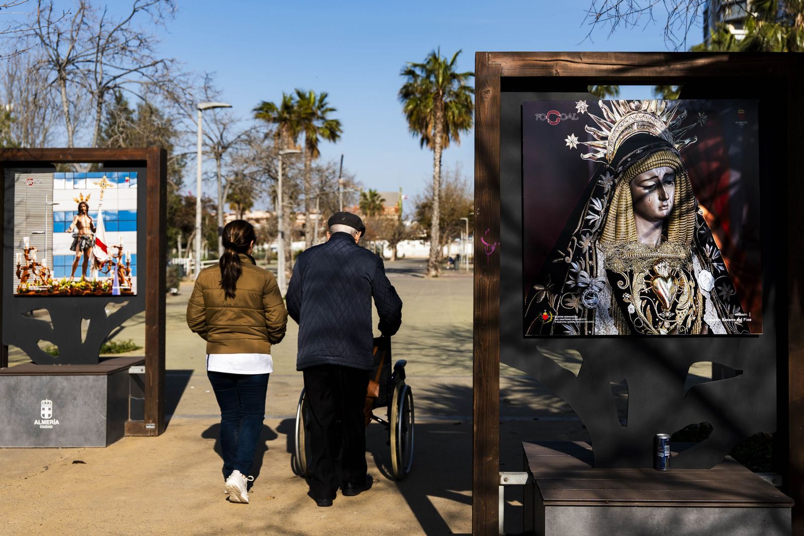 Focoal inaugura en el Parque de la Estación la exposición cofrade ‘La otra mirada’