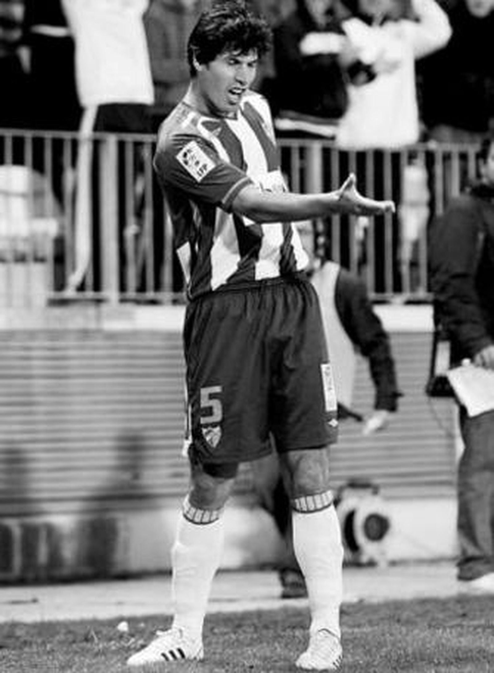 Luque celebra el tercer gol del Málaga.