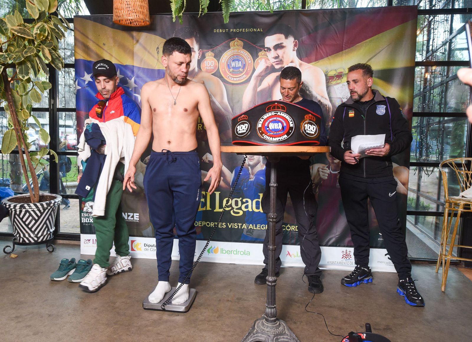 Las fotos del pesaje de la velada de Rafa Lozano Jr. en Córdoba