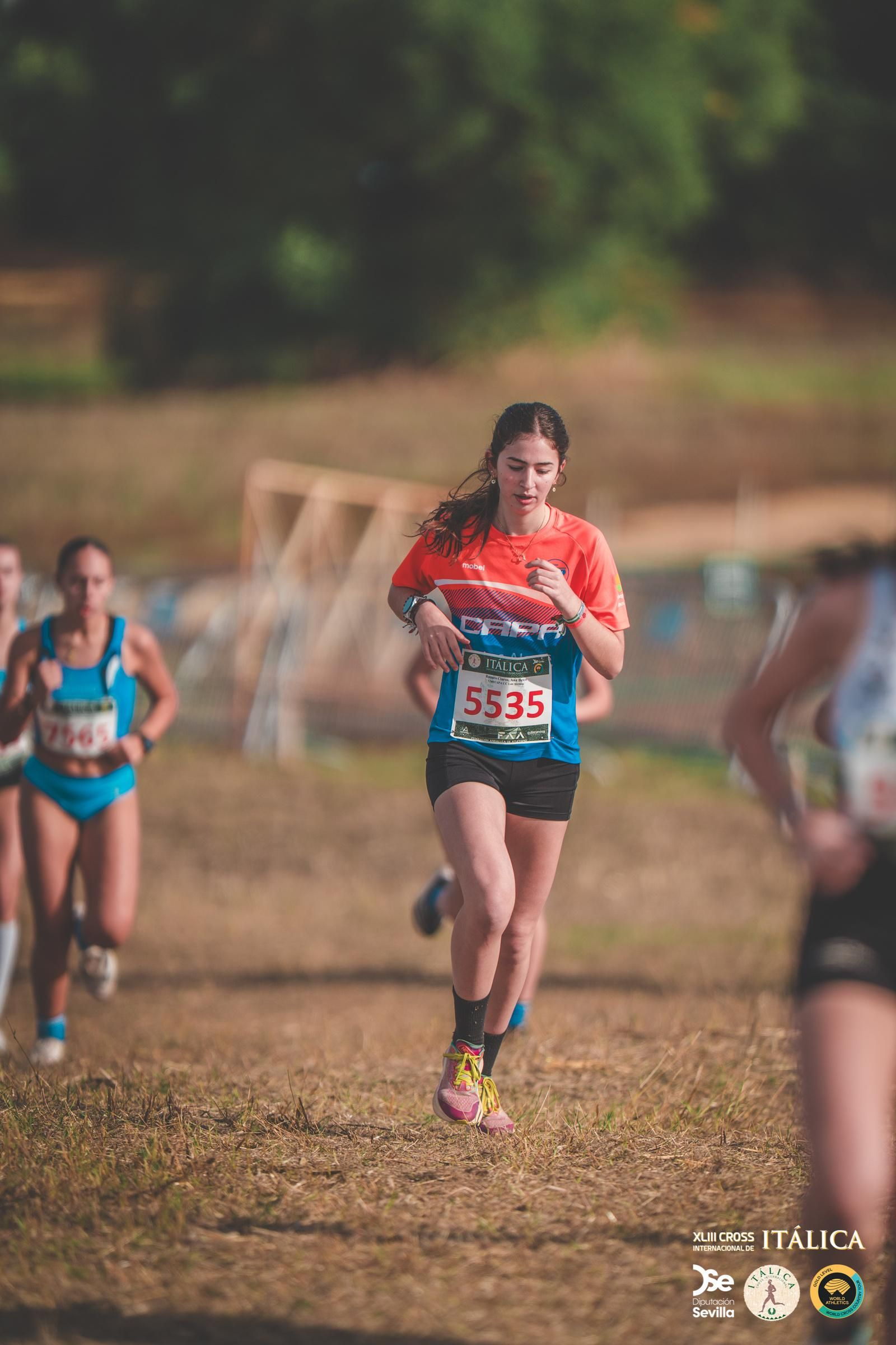 Búscate en las fotos del Cross de Itálica 2025 | 5