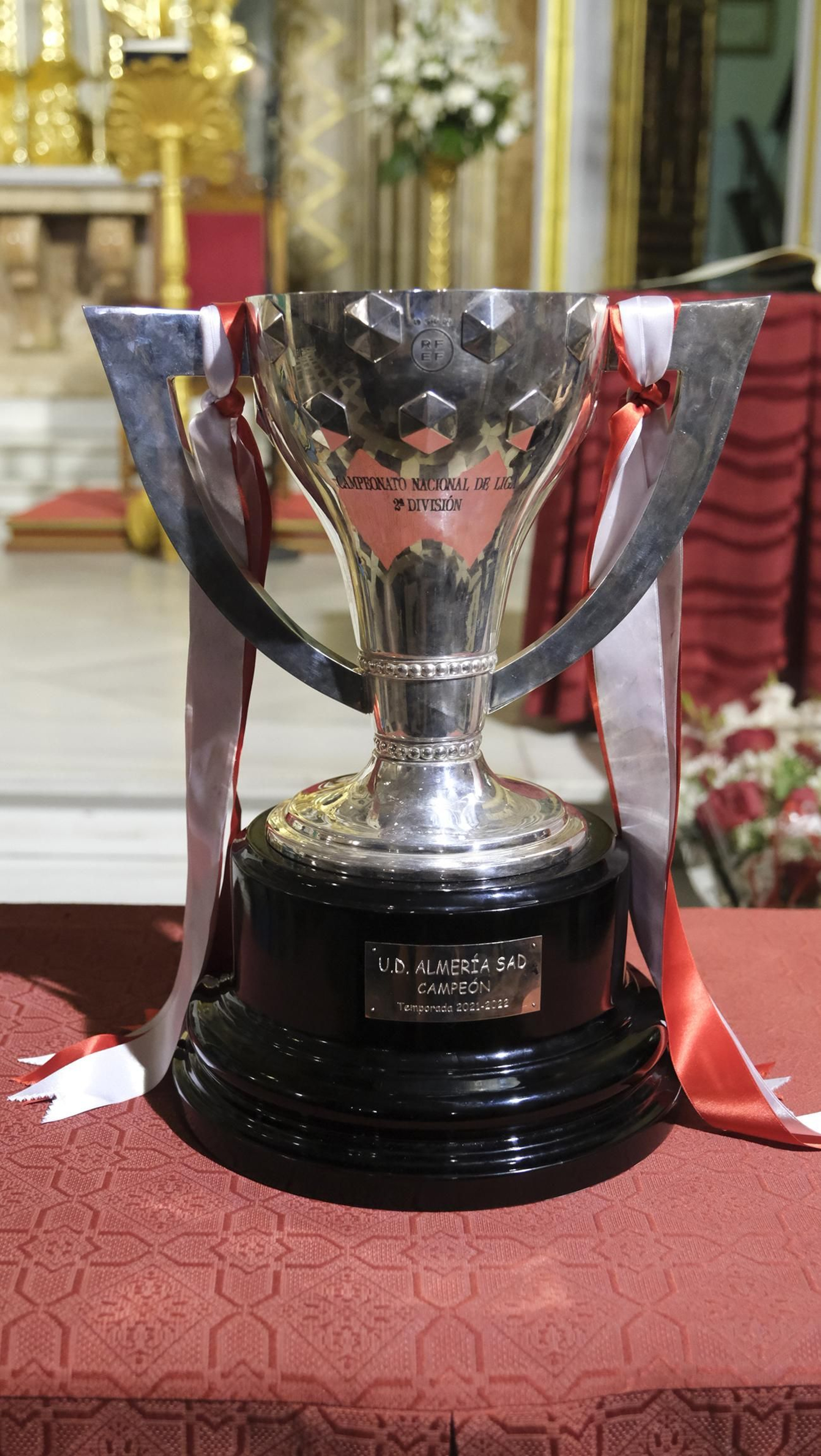 Ofrenda de la U.D. Almería a la Virgen del Mar, por el ascenso a la Liga Santander de Fútbol