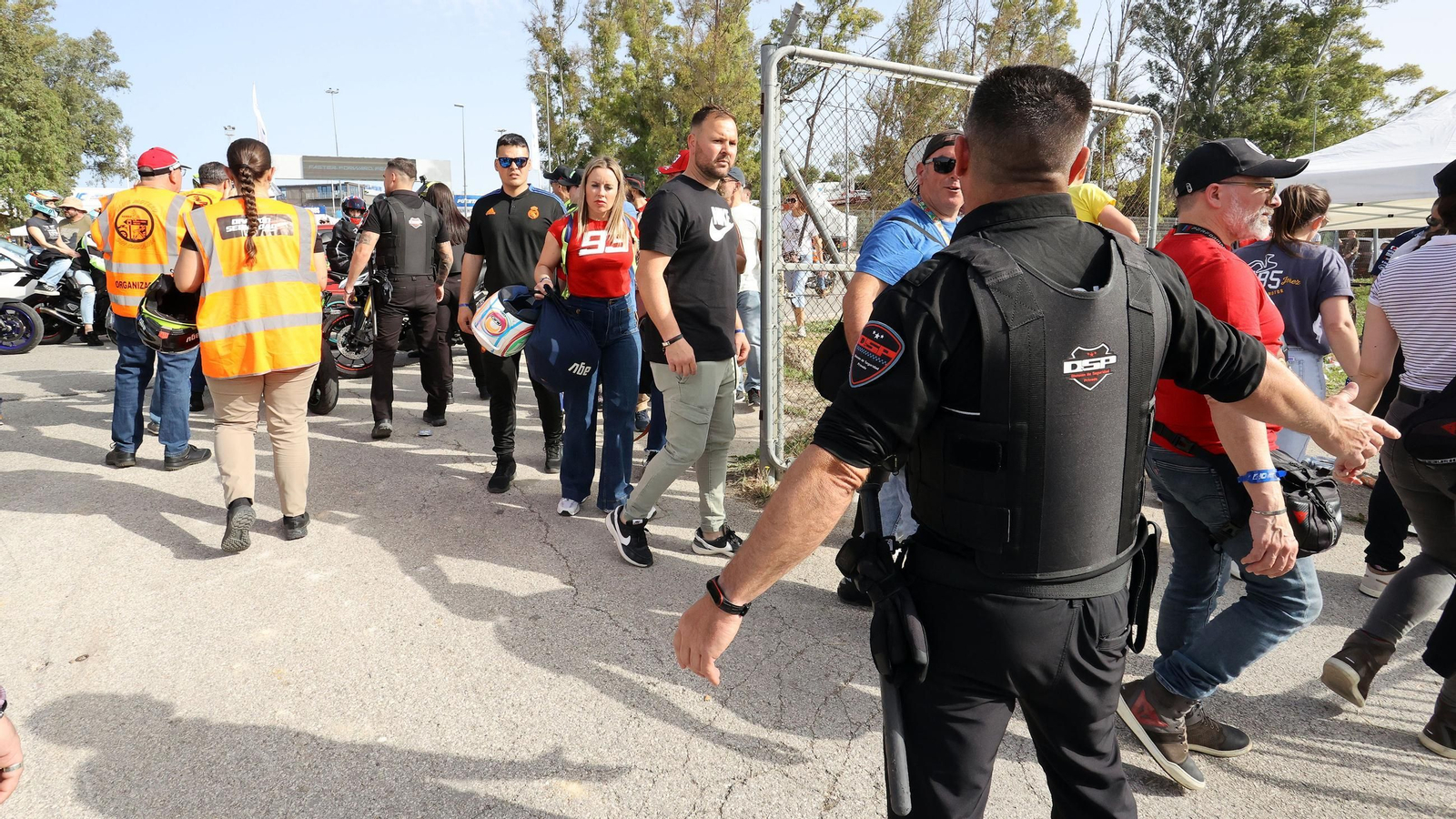 Salida de la caravana motera desde el Circuito de Jerez - Ángel Nieto Salida de la caravana motera desde el Circuito de Jerez - Ángel Nieto