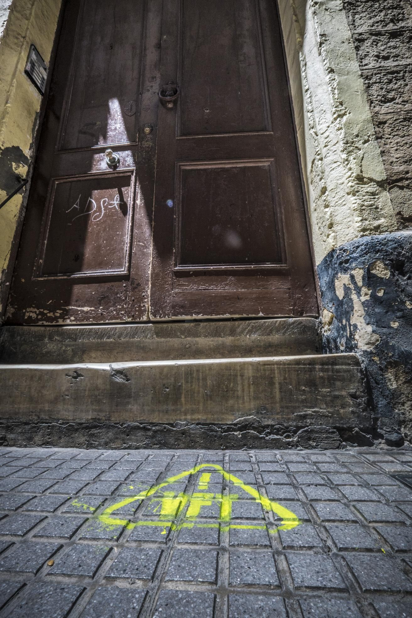 Pintada en protesta por la proliferación de viviendas con fines turísticos.