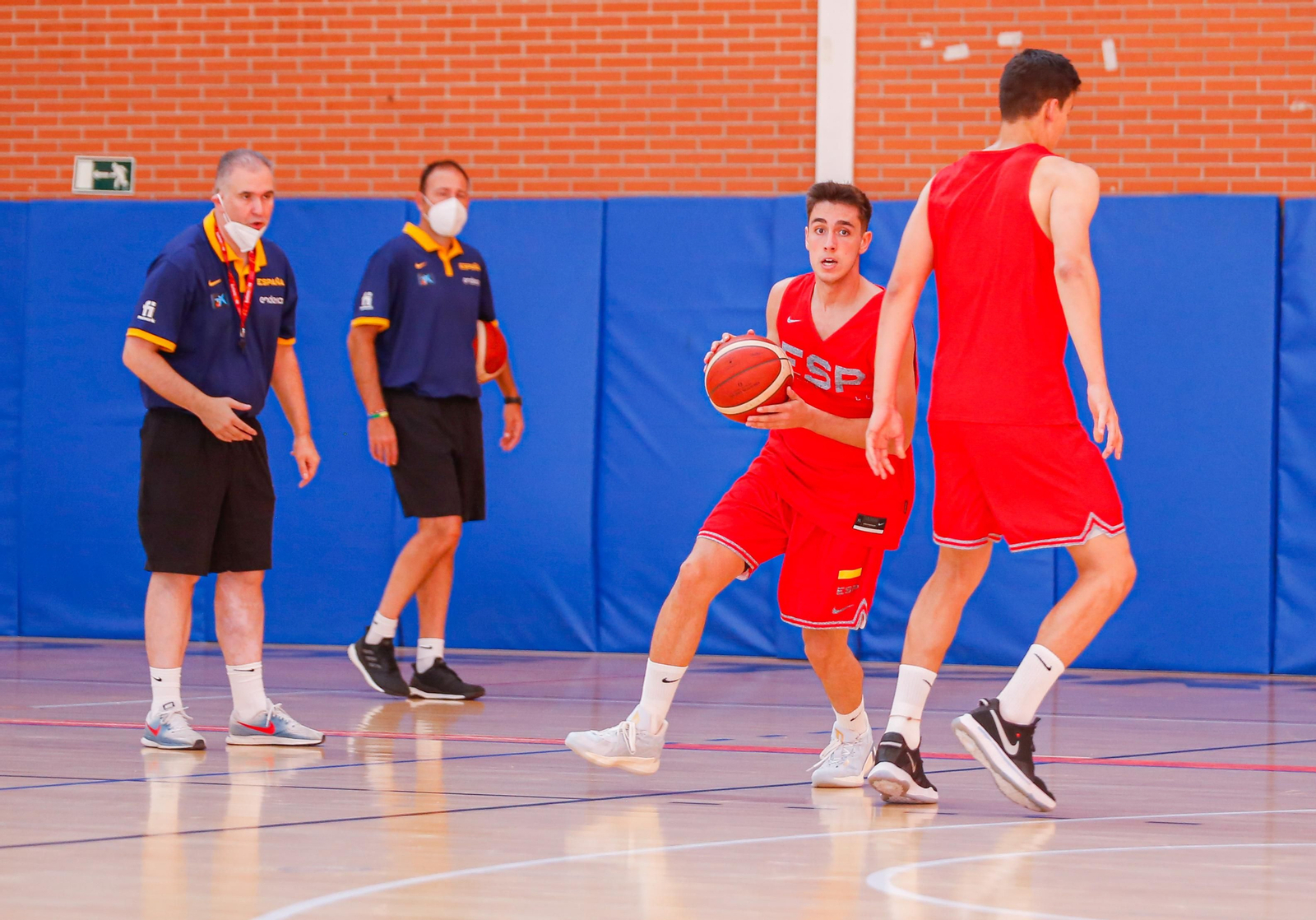 Fotos: el primer entrenamiento de la sub 20 de España con cinco malagueños