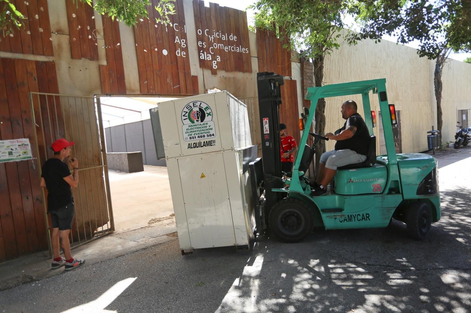 Últimos preparativos en el Cortijo de Torres de cara a la Feria de Málaga.