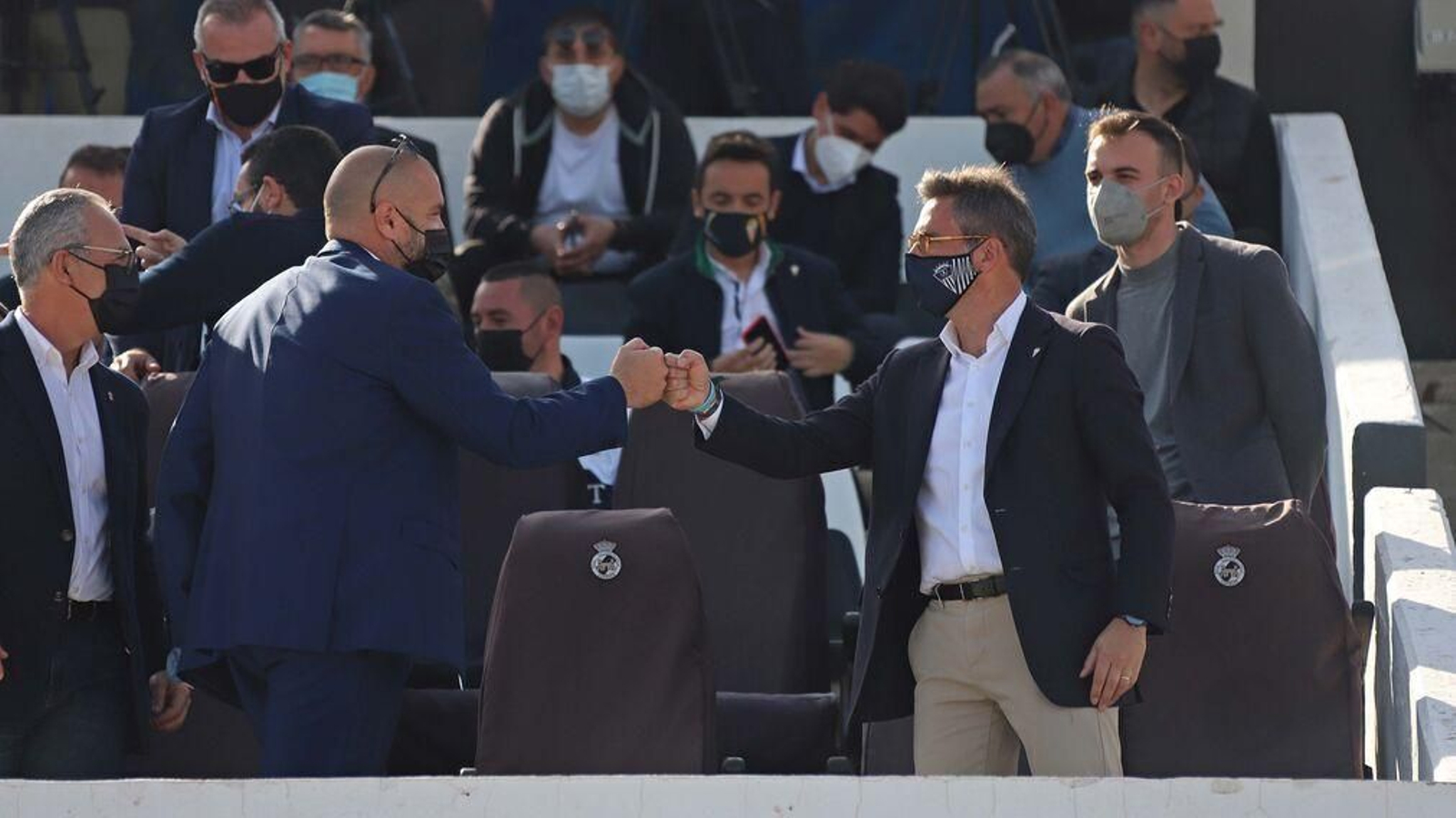 Raffaele Pandalone y Nicolás Andión, presidentes de Balona y Algeciras, en el palco del Municipal